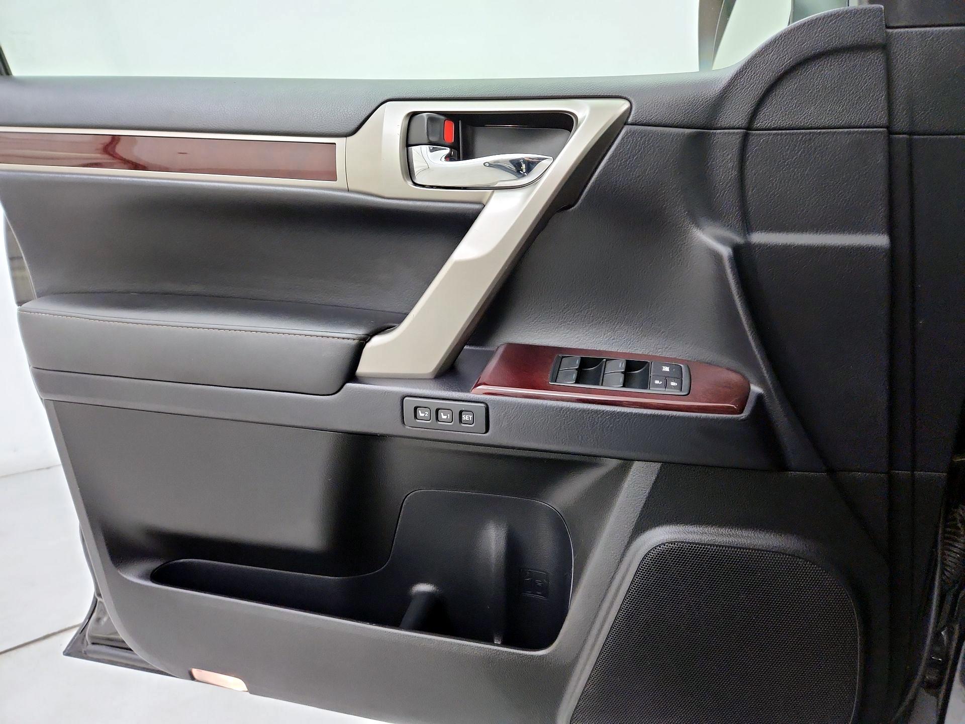 Thumbnail: 2017 Lexus GX - 12