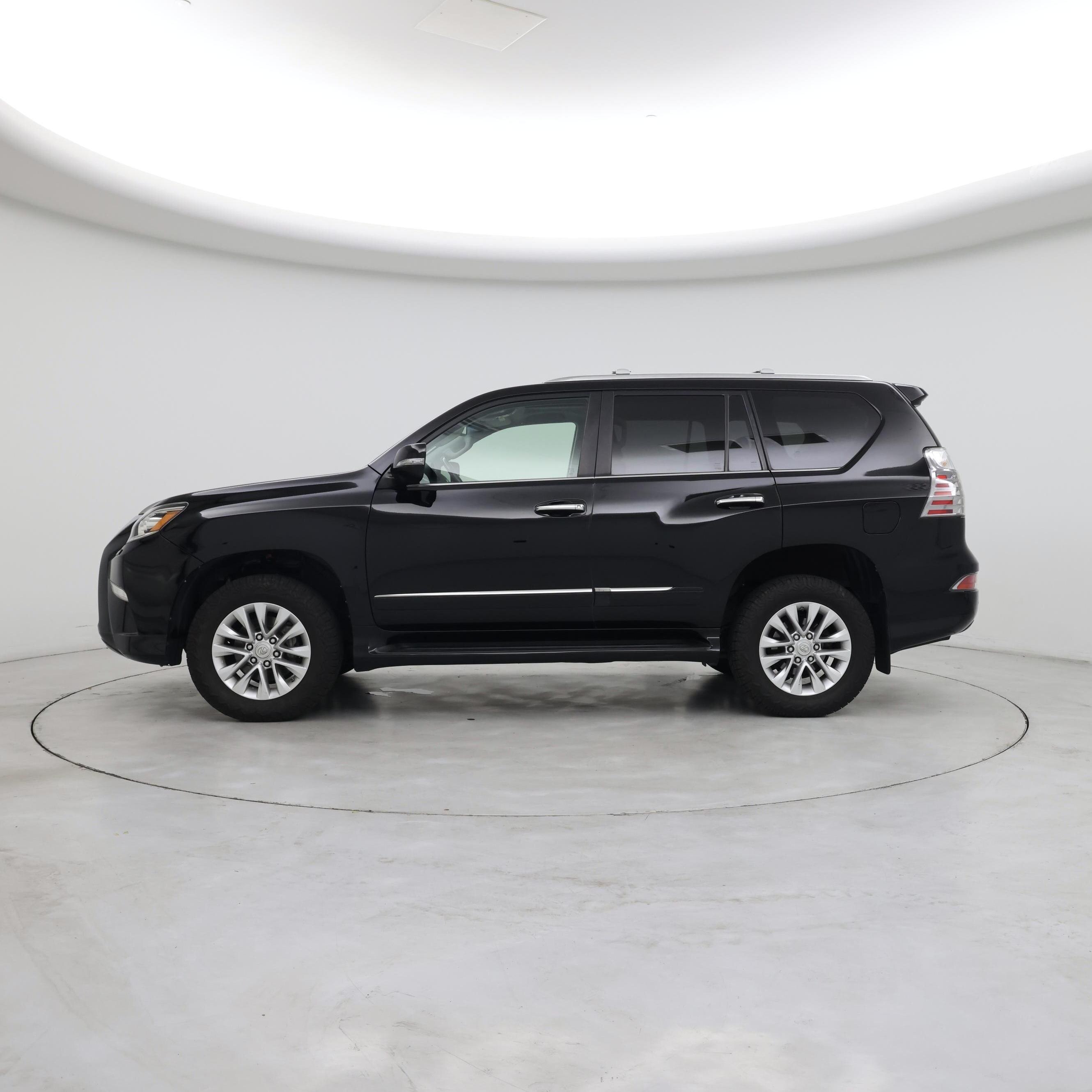 Thumbnail: 2017 Lexus GX - 3