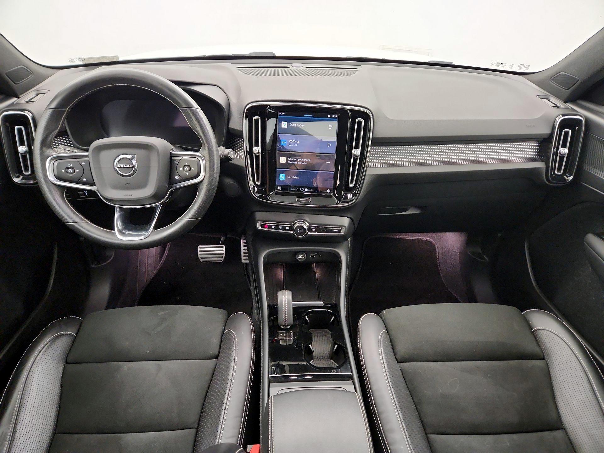 Thumbnail: 2021 Volvo XC40 - 9