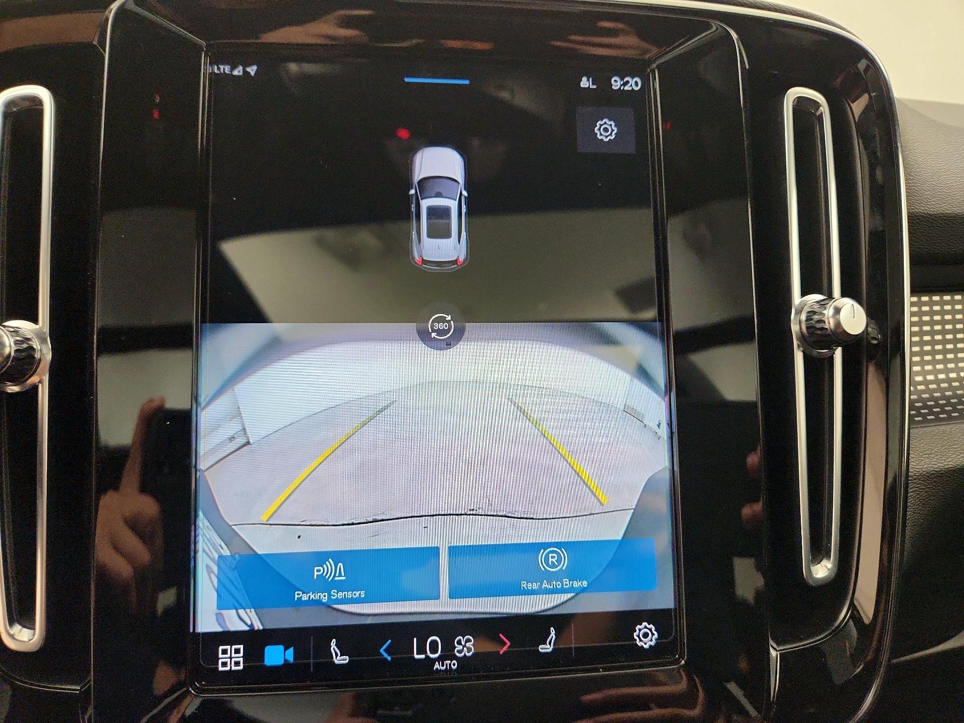 Thumbnail: 2021 Volvo XC40 - 15