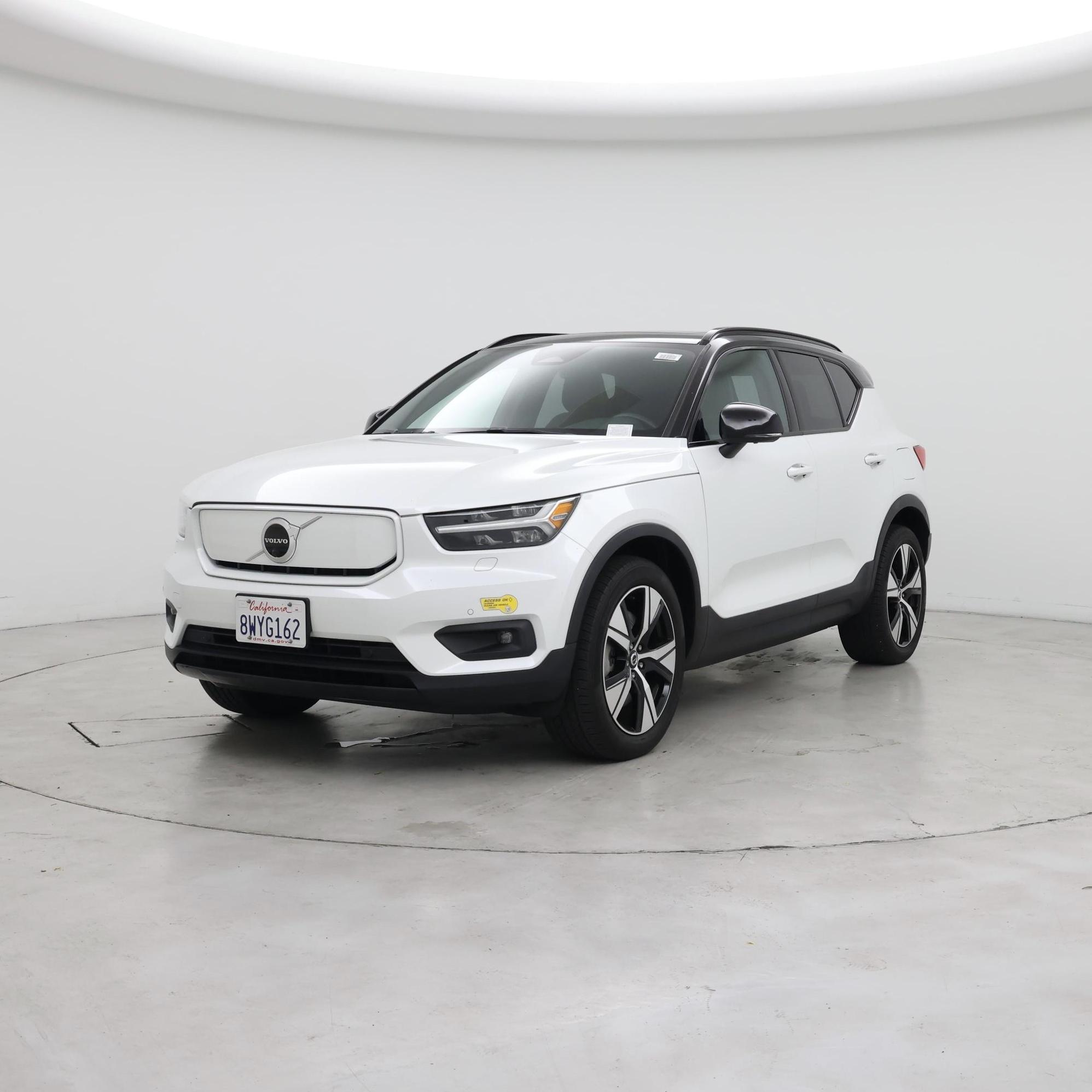 Thumbnail: 2021 Volvo XC40 - 4
