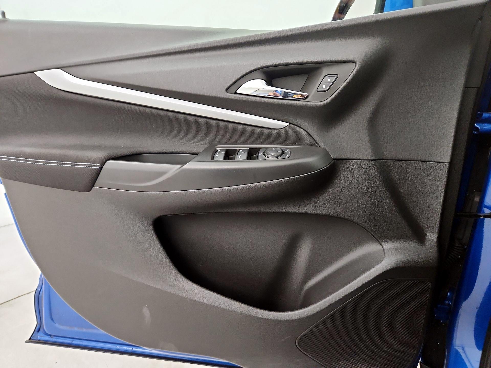 Thumbnail: 2023 Chevrolet Bolt EUV - 12
