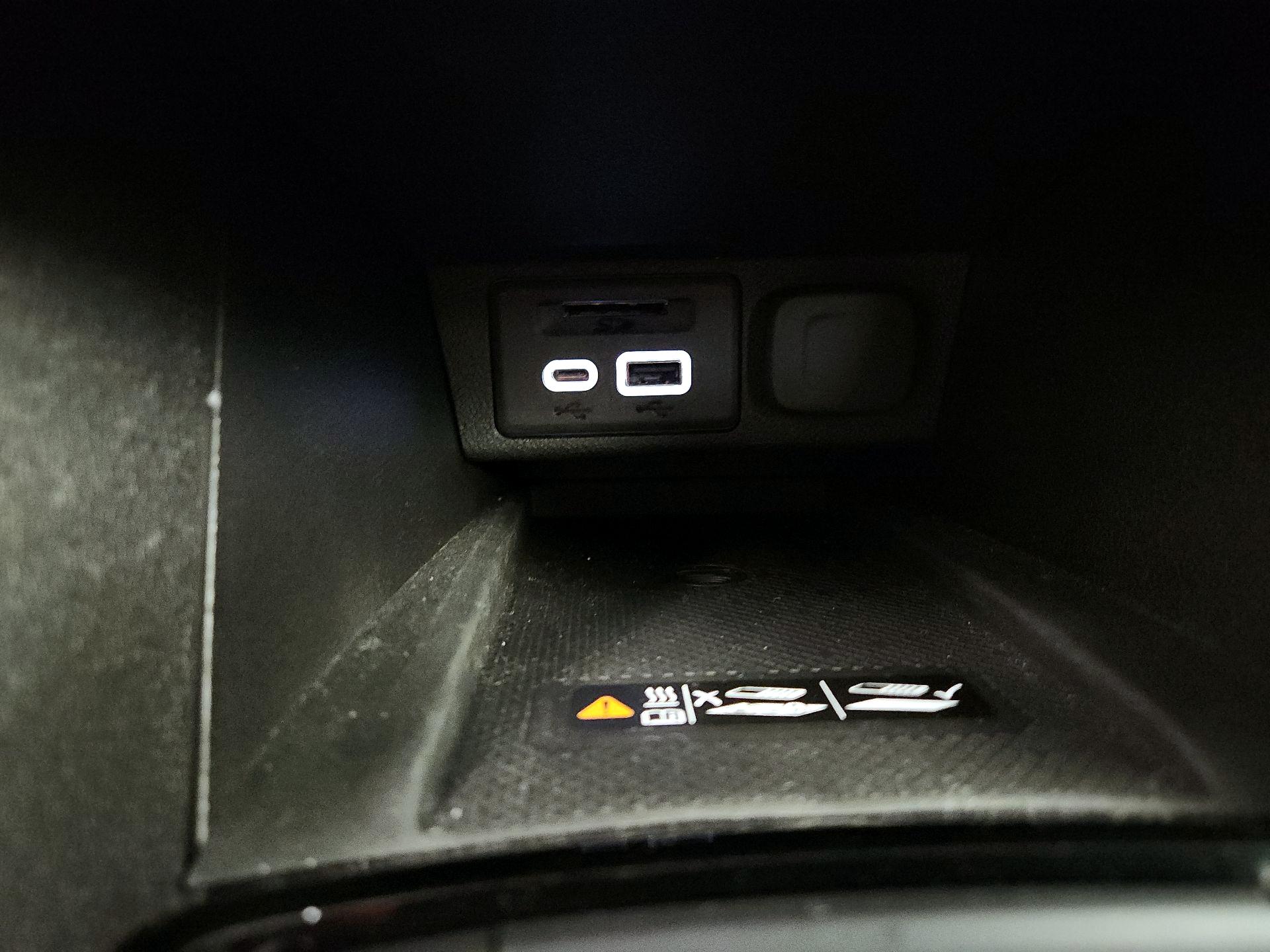 Thumbnail: 2023 Chevrolet Bolt EUV - 18