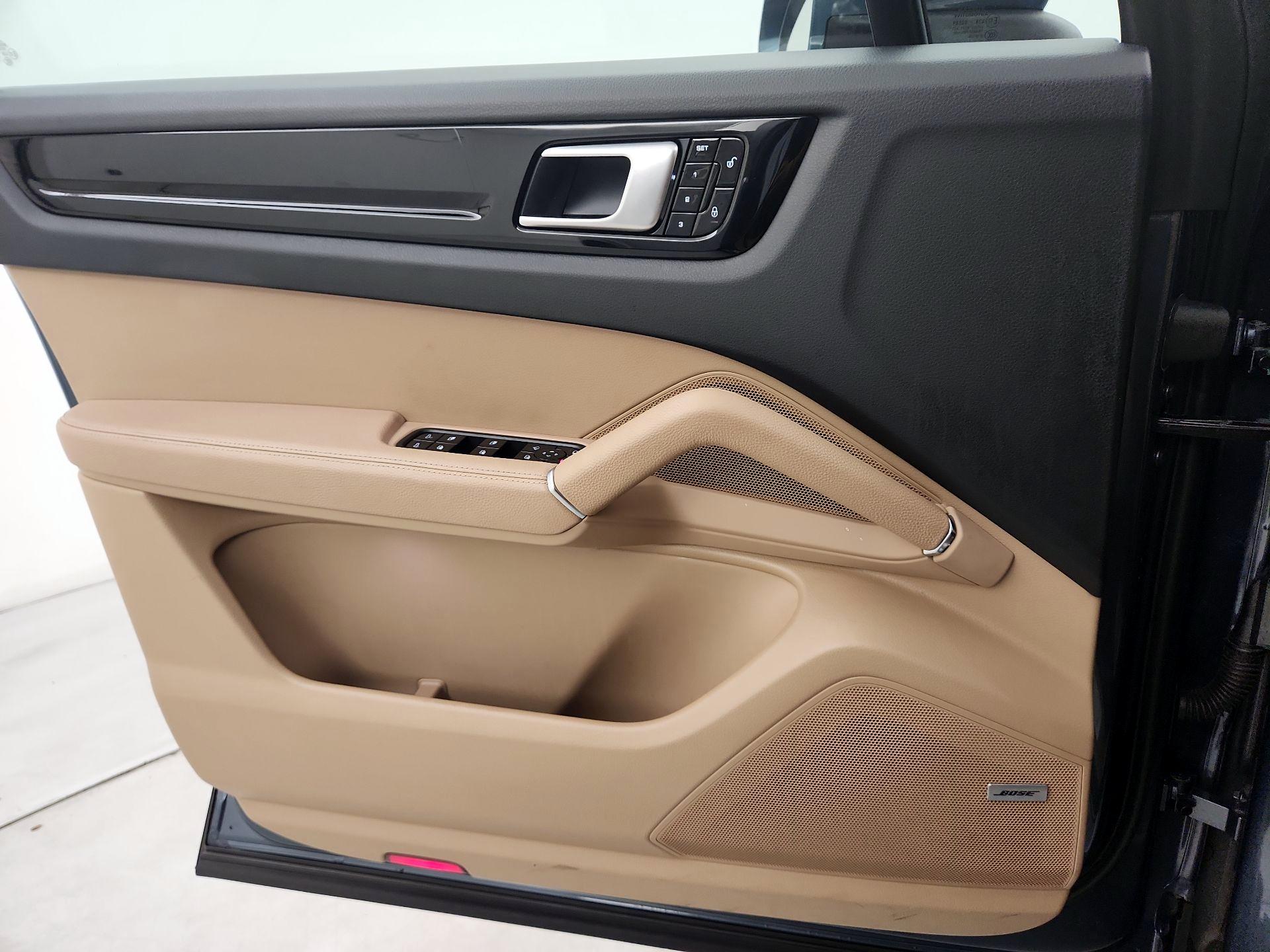 Thumbnail: 2019 Porsche Cayenne - 12