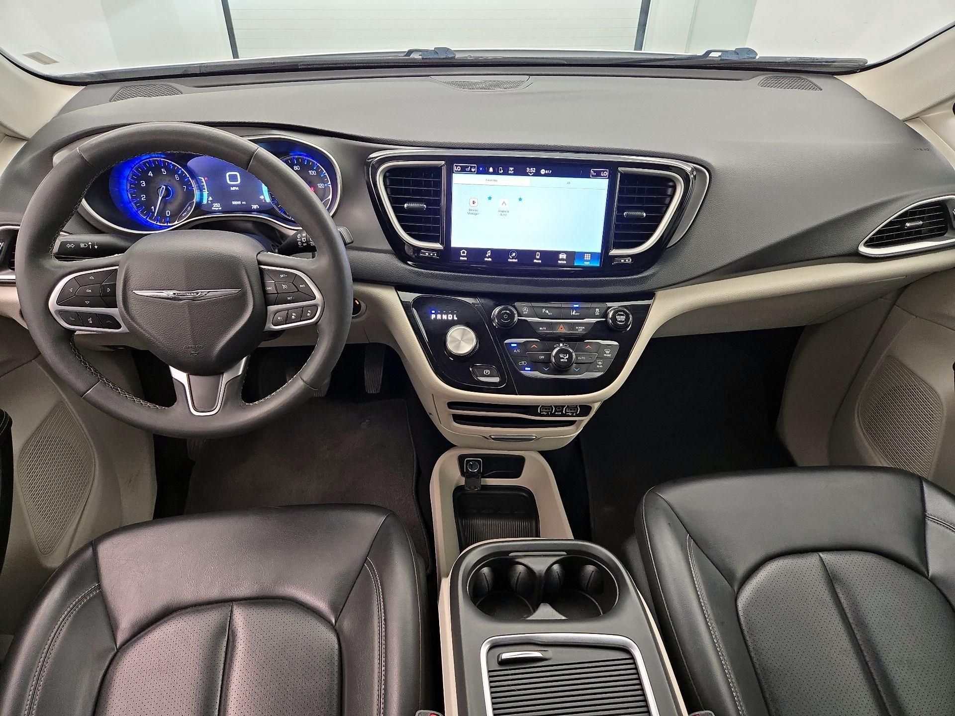 Thumbnail: 2023 Chrysler Pacifica - 9