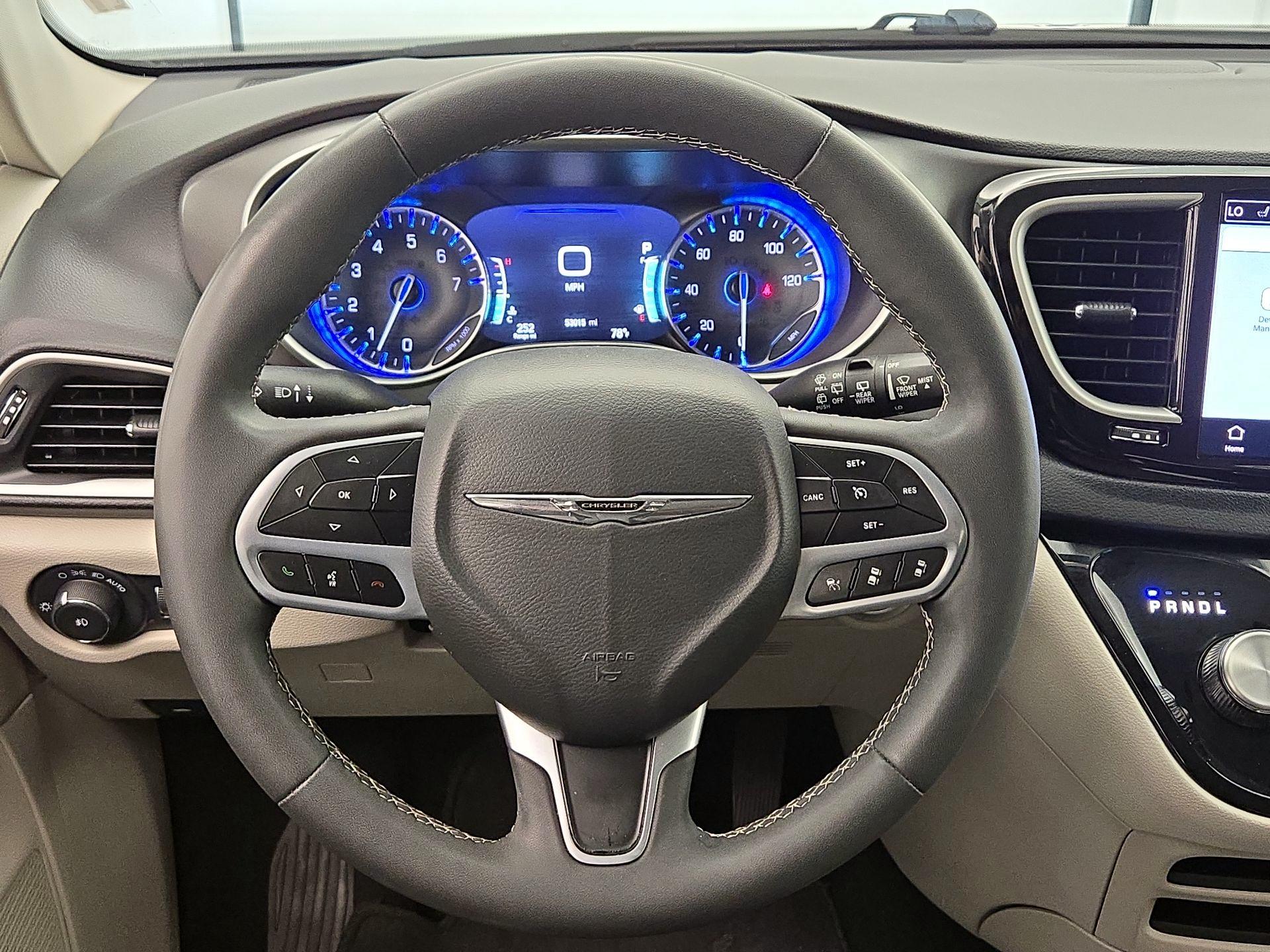 Thumbnail: 2023 Chrysler Pacifica - 10