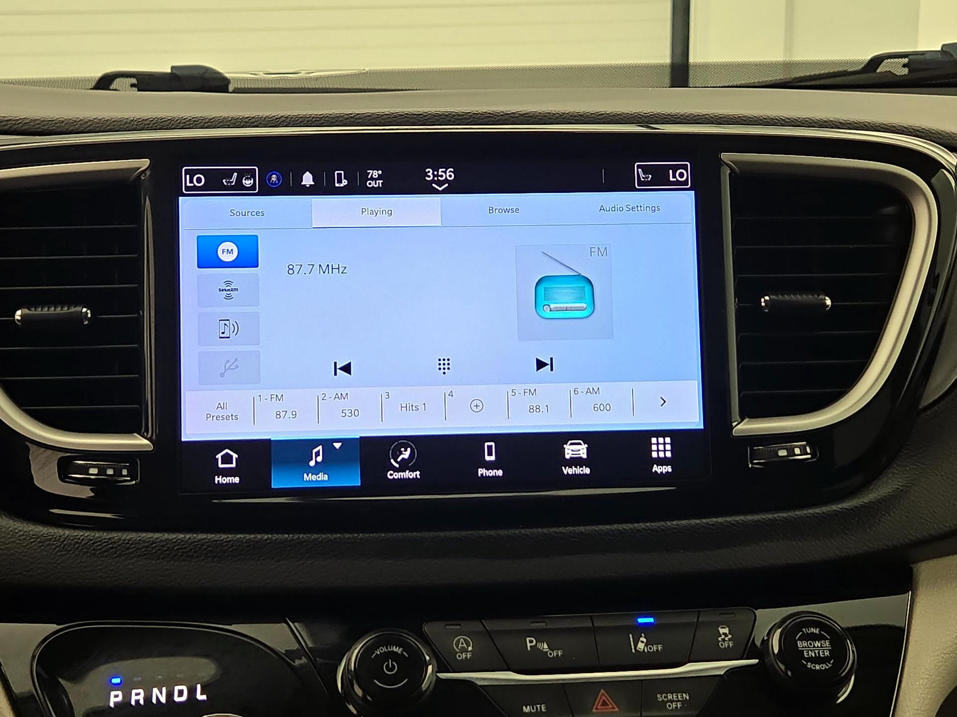 Thumbnail: 2023 Chrysler Pacifica - 15