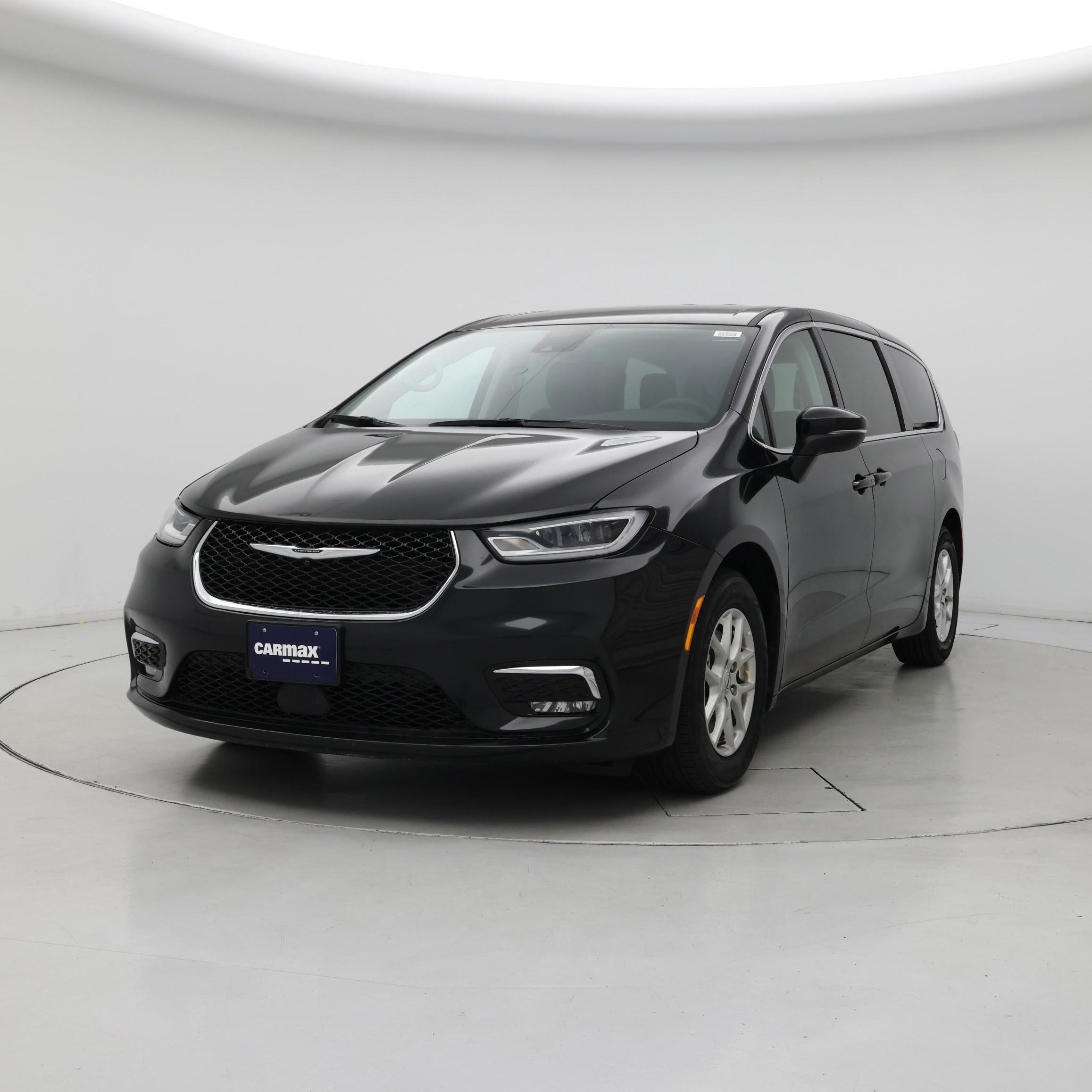 Thumbnail: 2023 Chrysler Pacifica - 4