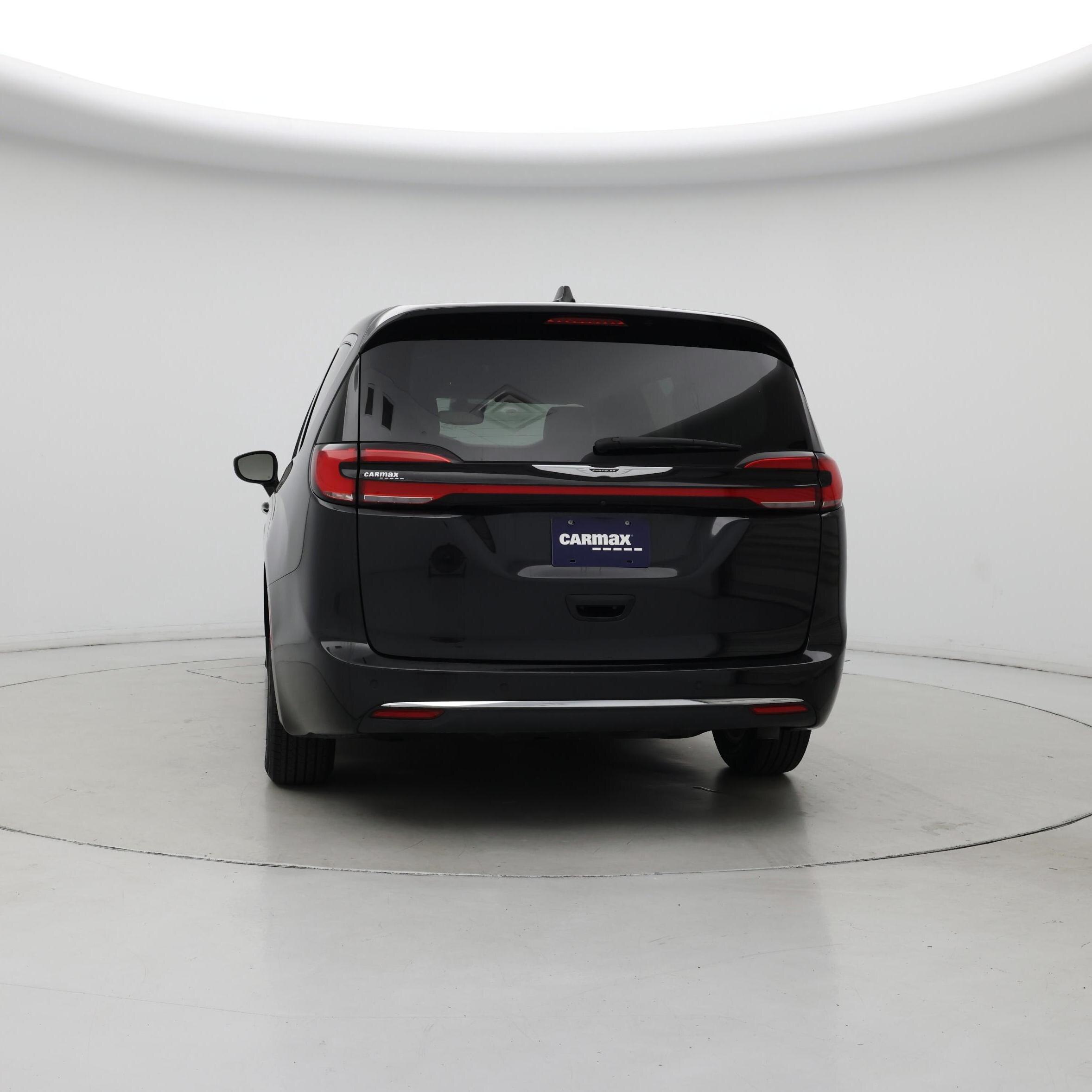 Thumbnail: 2023 Chrysler Pacifica - 6