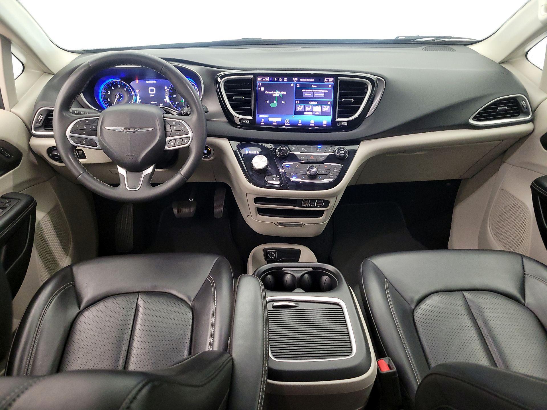 Thumbnail: 2023 Chrysler Pacifica - 9