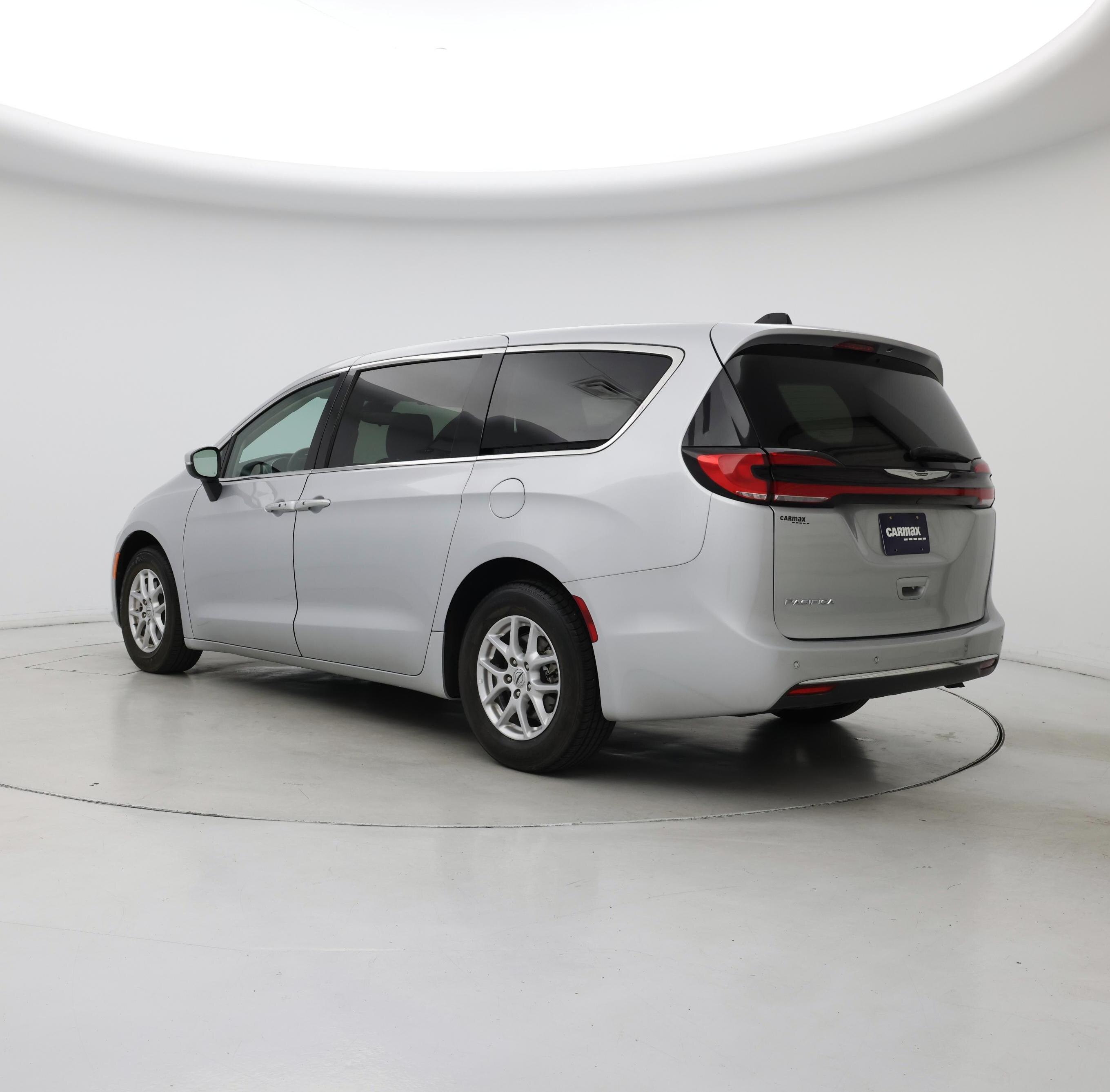 Thumbnail: 2023 Chrysler Pacifica - 2