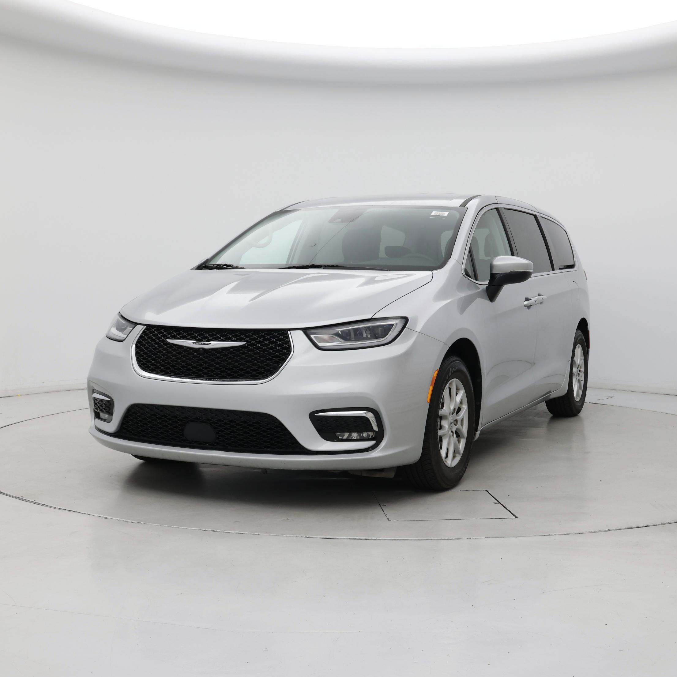 Thumbnail: 2023 Chrysler Pacifica - 4