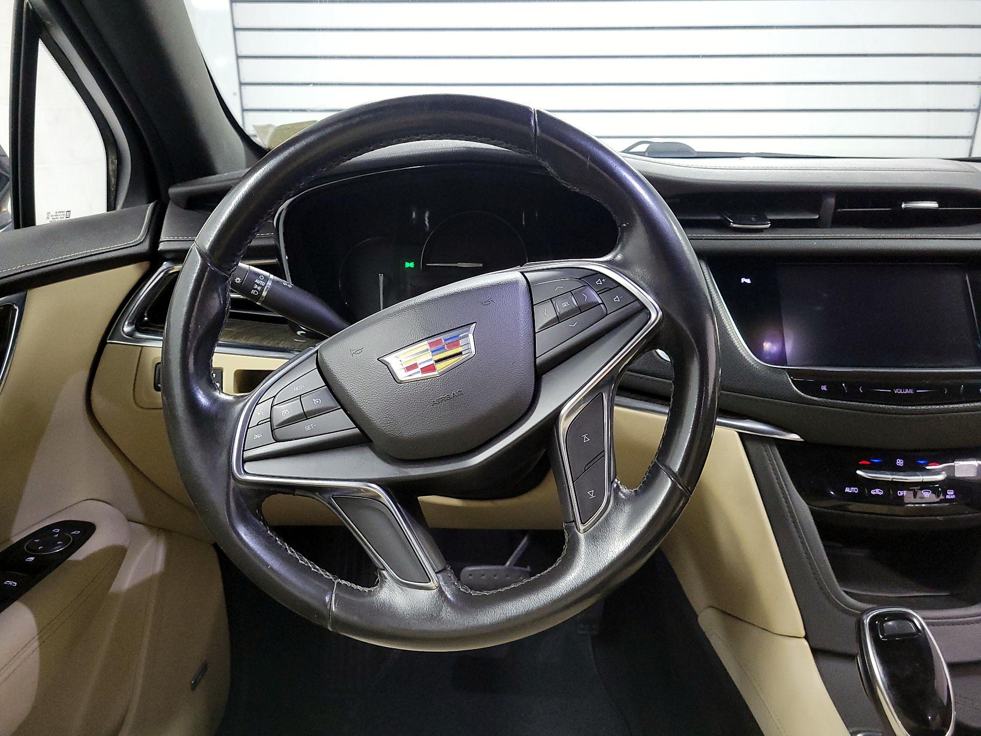 Thumbnail: 2019 Cadillac XT5 - 10