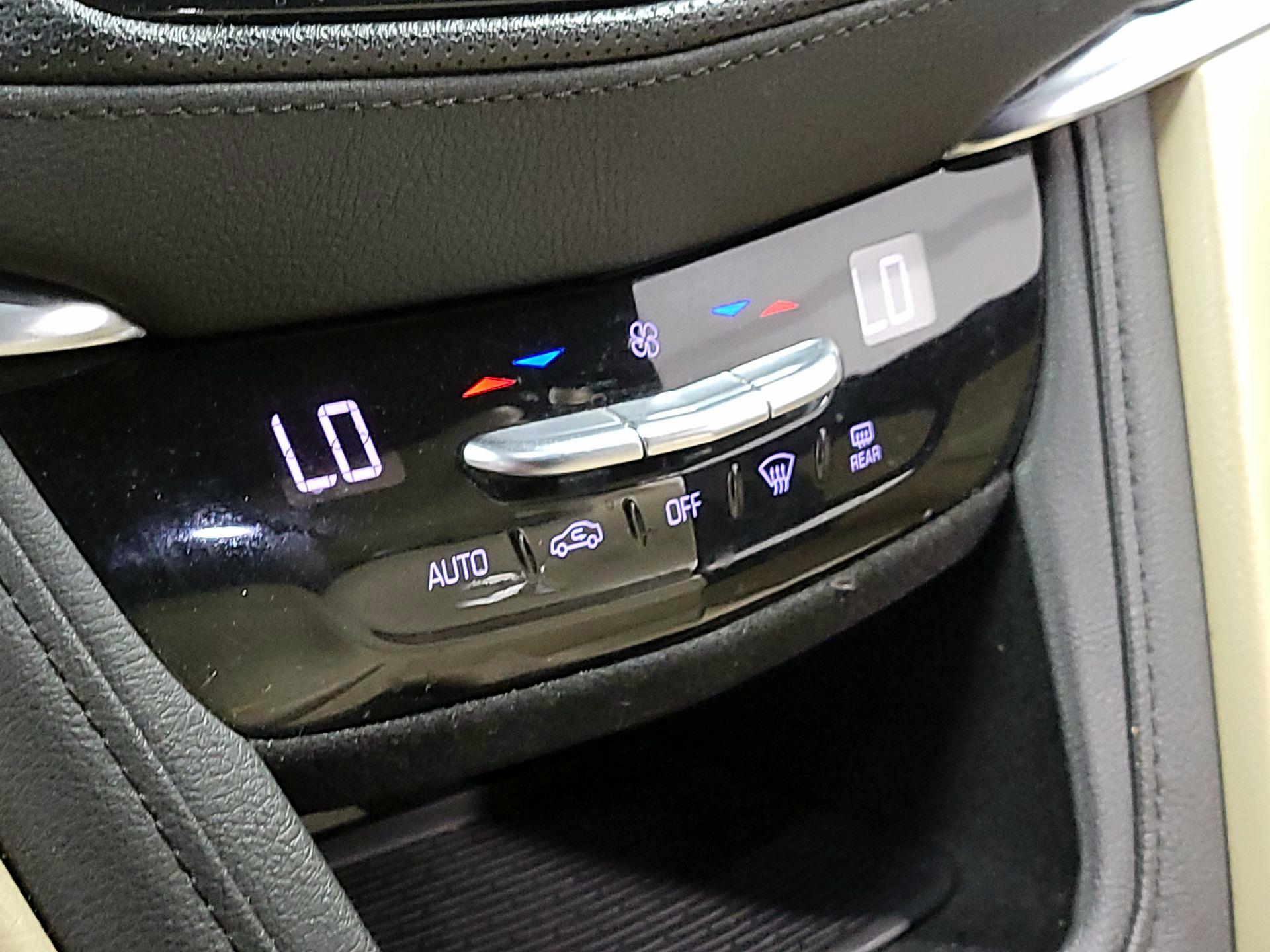 Thumbnail: 2019 Cadillac XT5 - 15