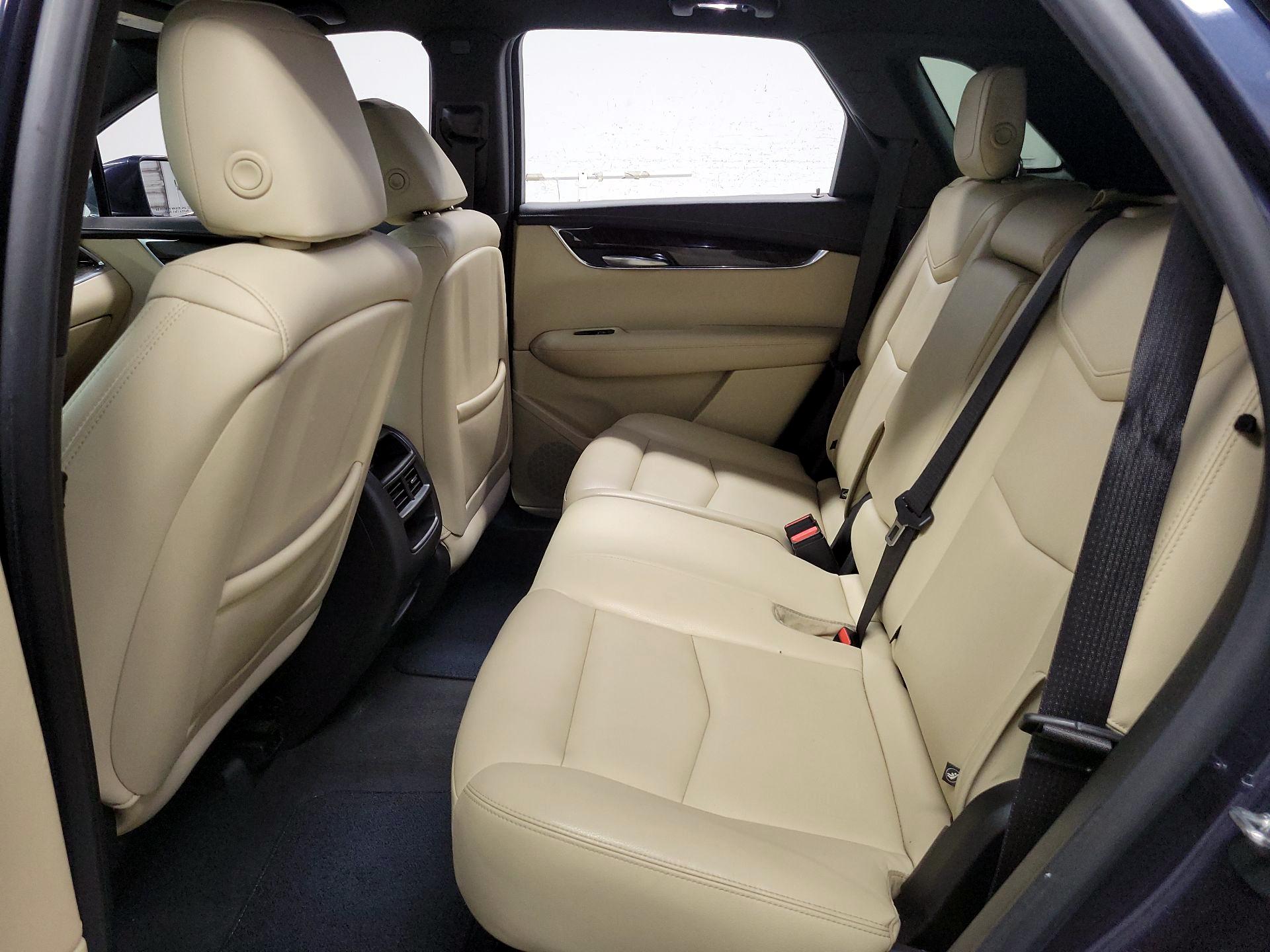 Thumbnail: 2019 Cadillac XT5 - 17