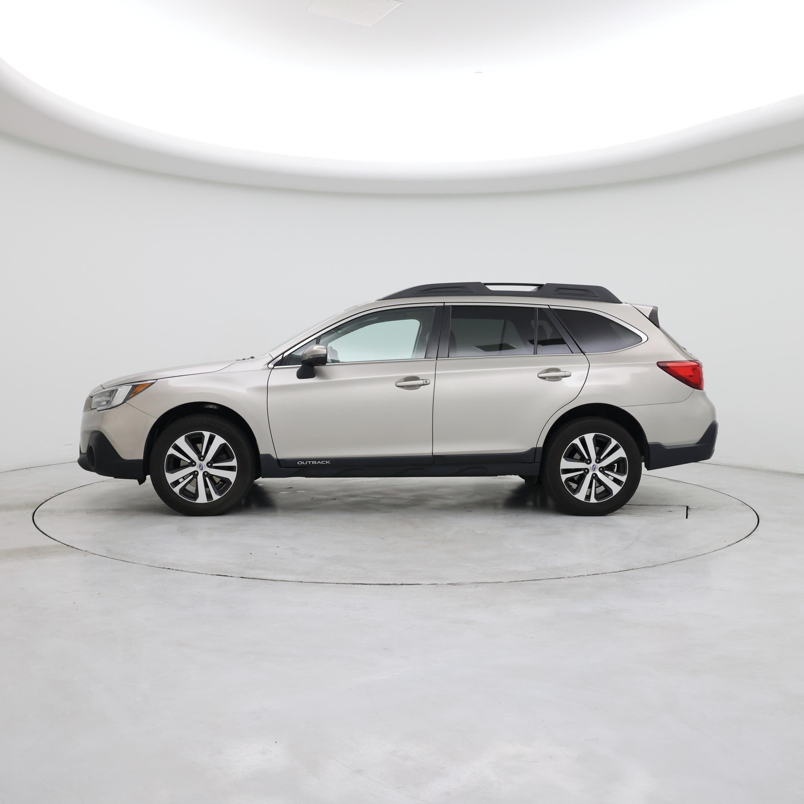 Thumbnail: 2019 Subaru Outback - 3