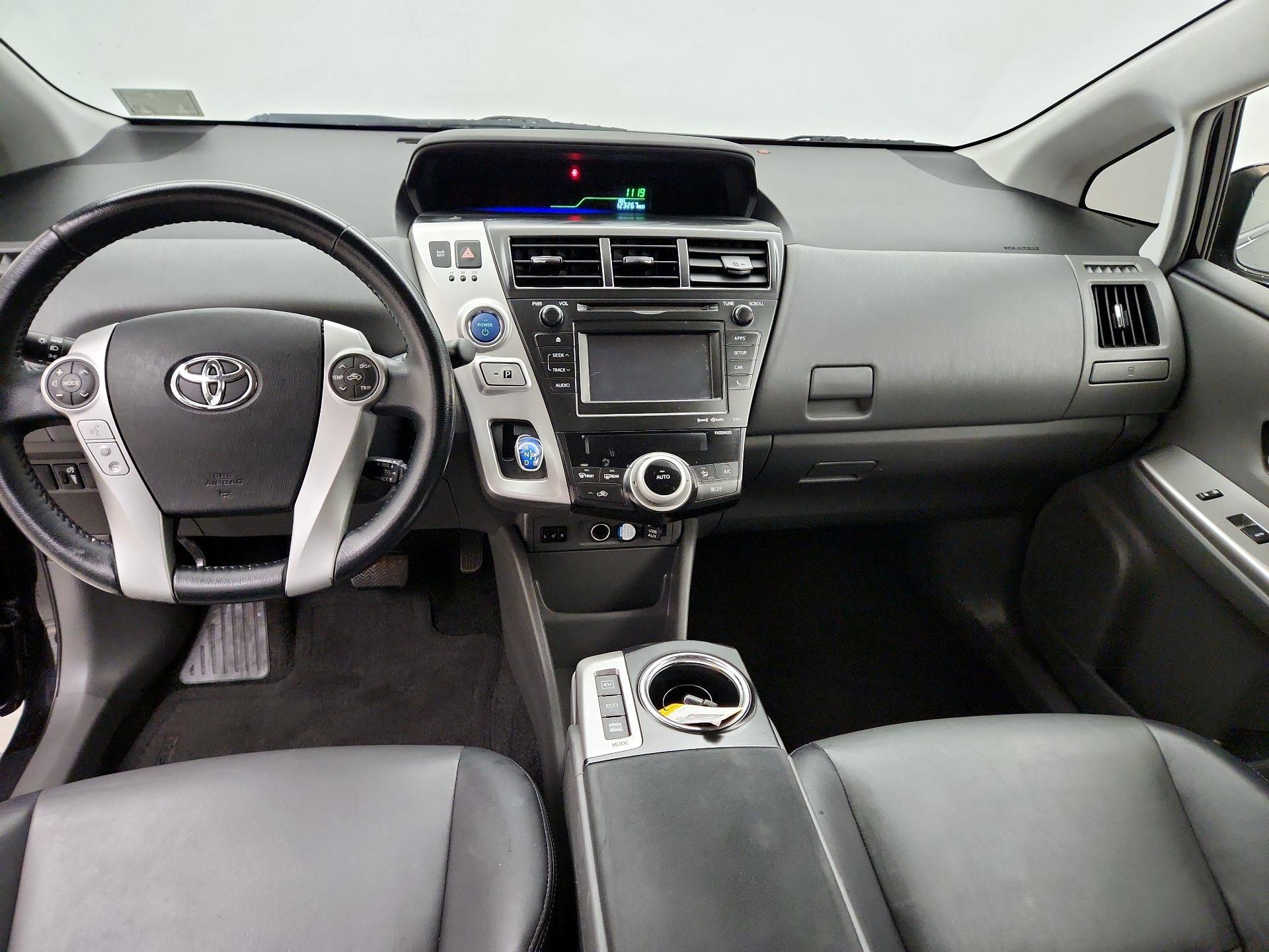 Thumbnail: 2013 Toyota Prius v - 9