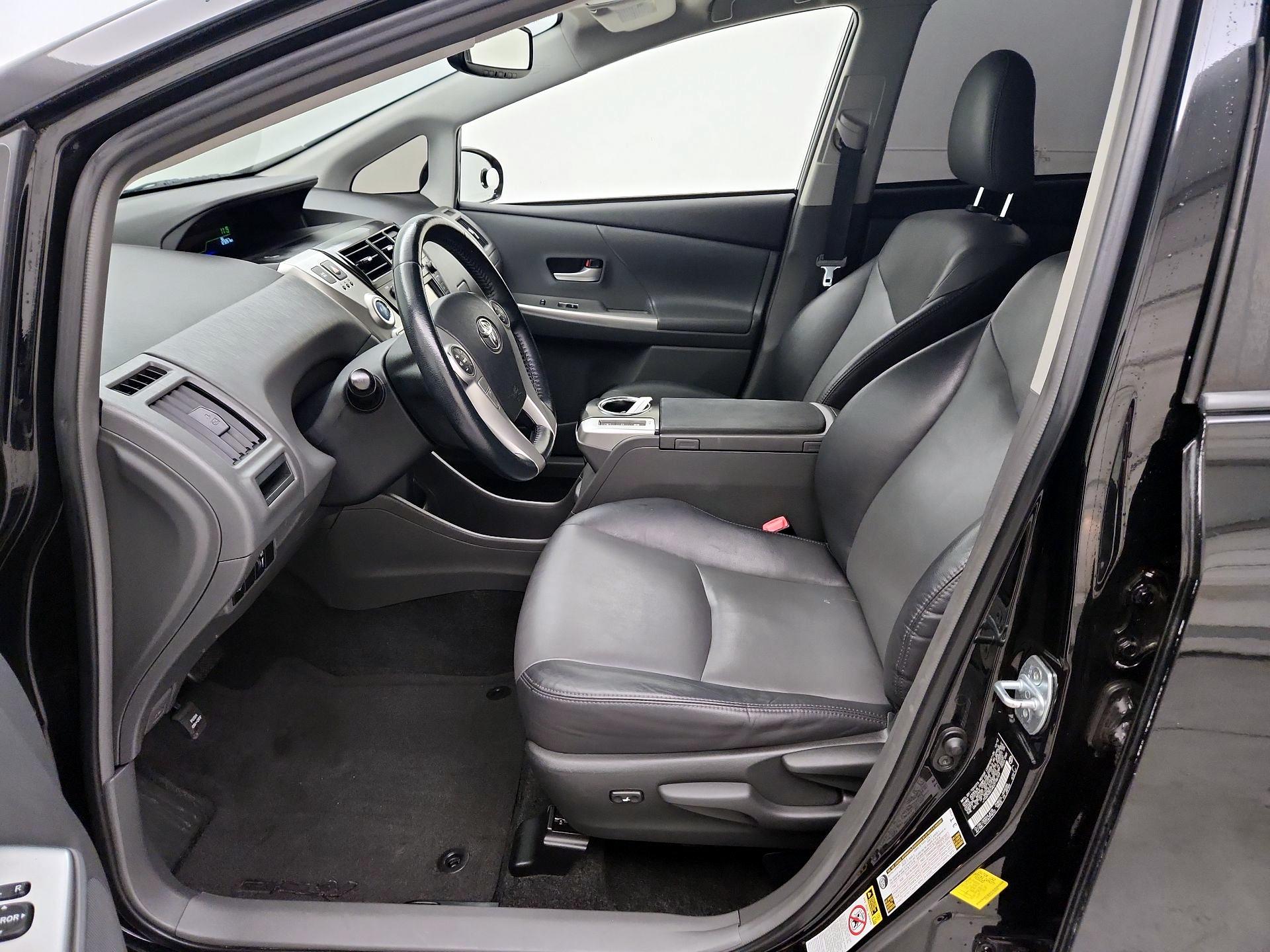 Thumbnail: 2013 Toyota Prius v - 11