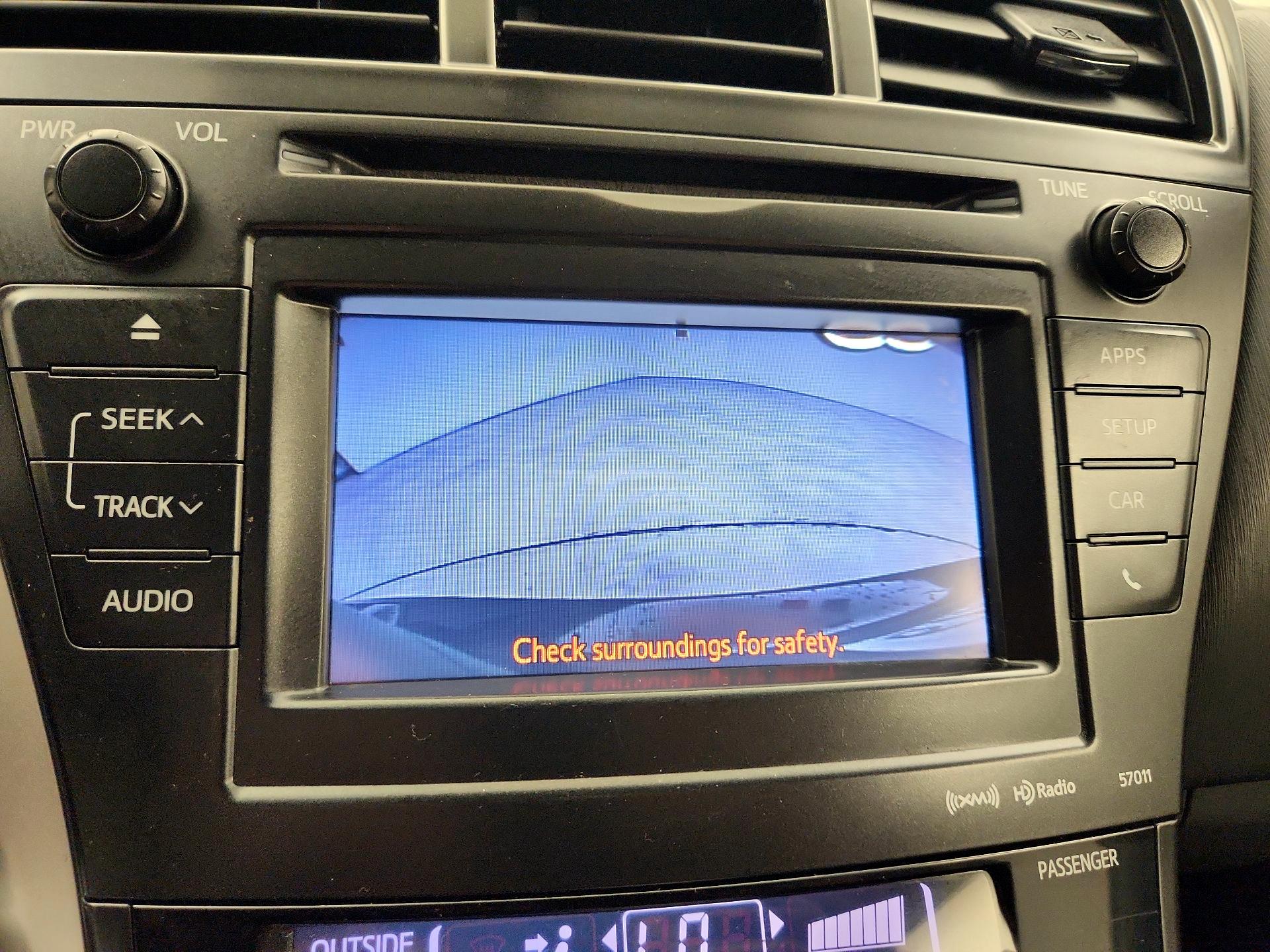 Thumbnail: 2013 Toyota Prius v - 14