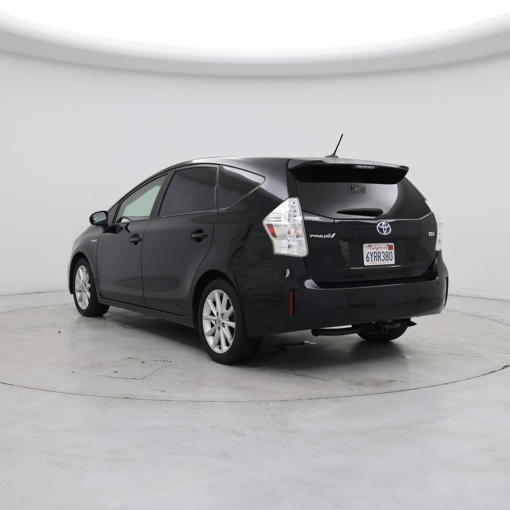 Thumbnail: 2013 Toyota Prius v - 2
