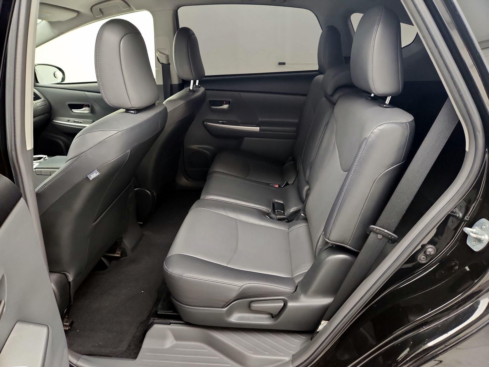 Thumbnail: 2013 Toyota Prius v - 19