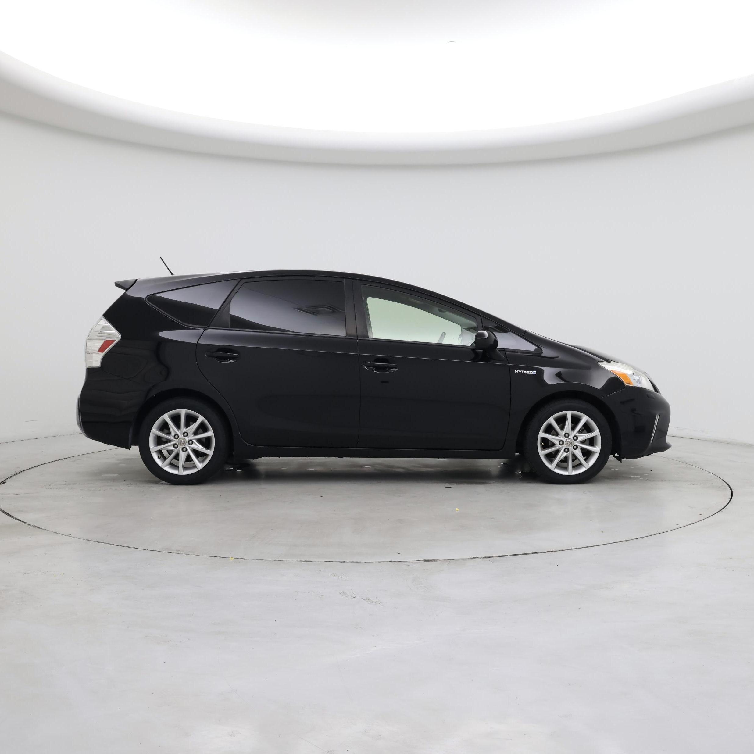 Thumbnail: 2013 Toyota Prius v - 7