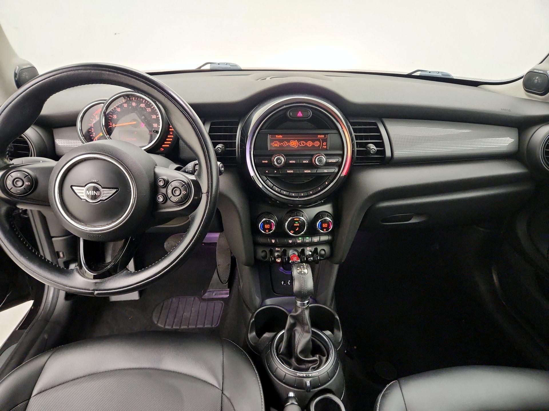 Thumbnail: 2015 MINI Cooper Hardtop - 9