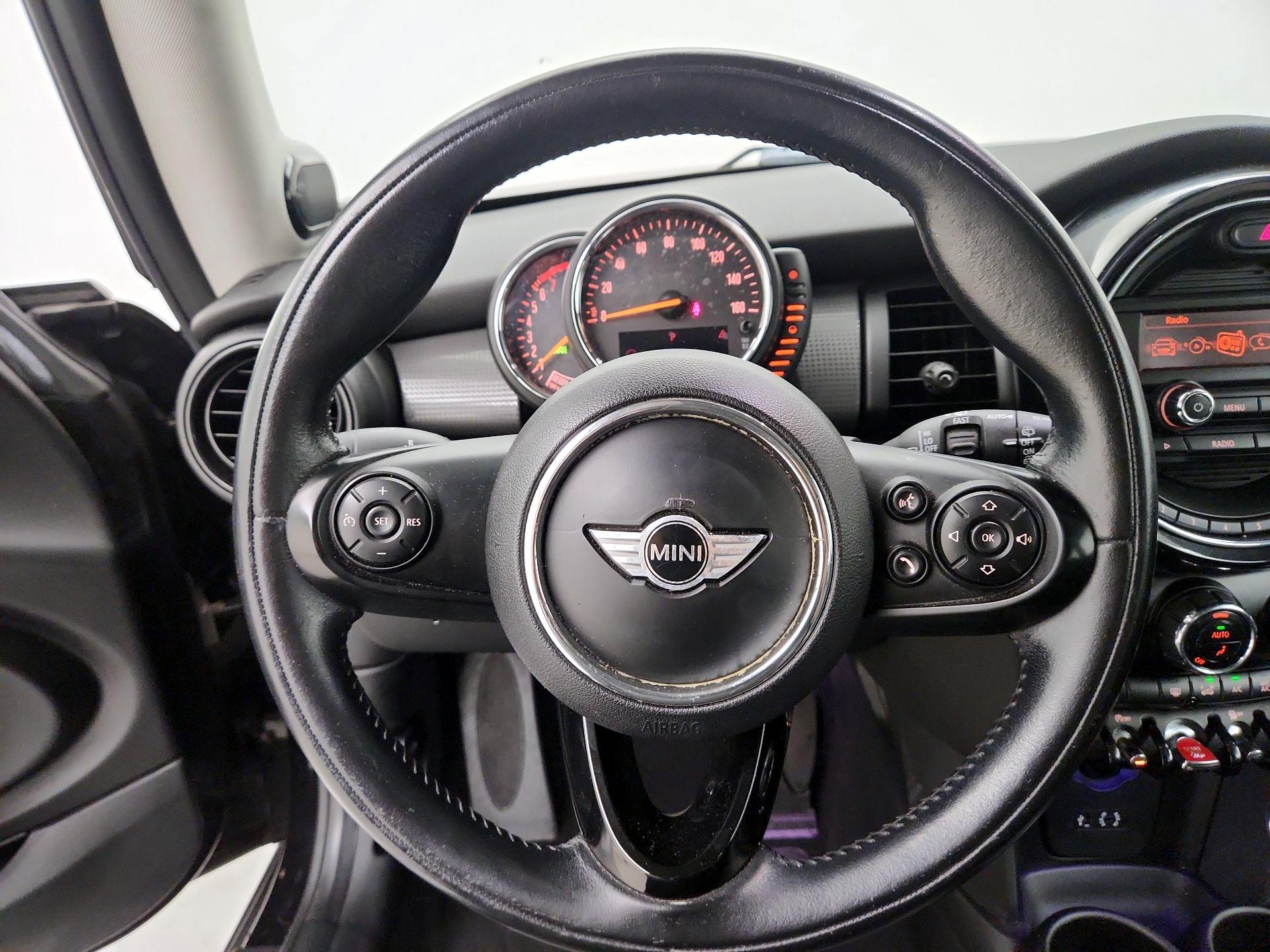 Thumbnail: 2015 MINI Cooper Hardtop - 10
