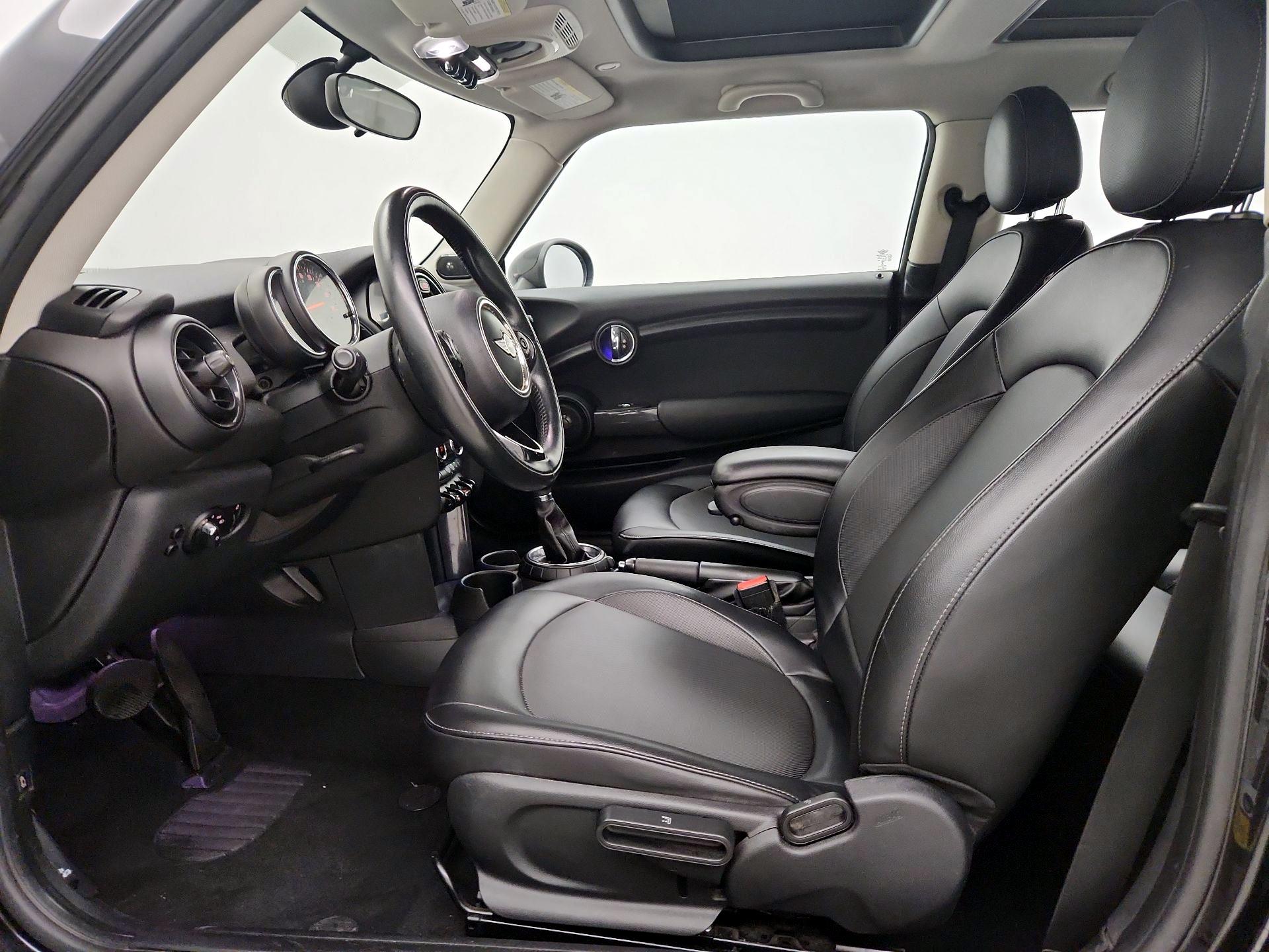 Thumbnail: 2015 MINI Cooper Hardtop - 11