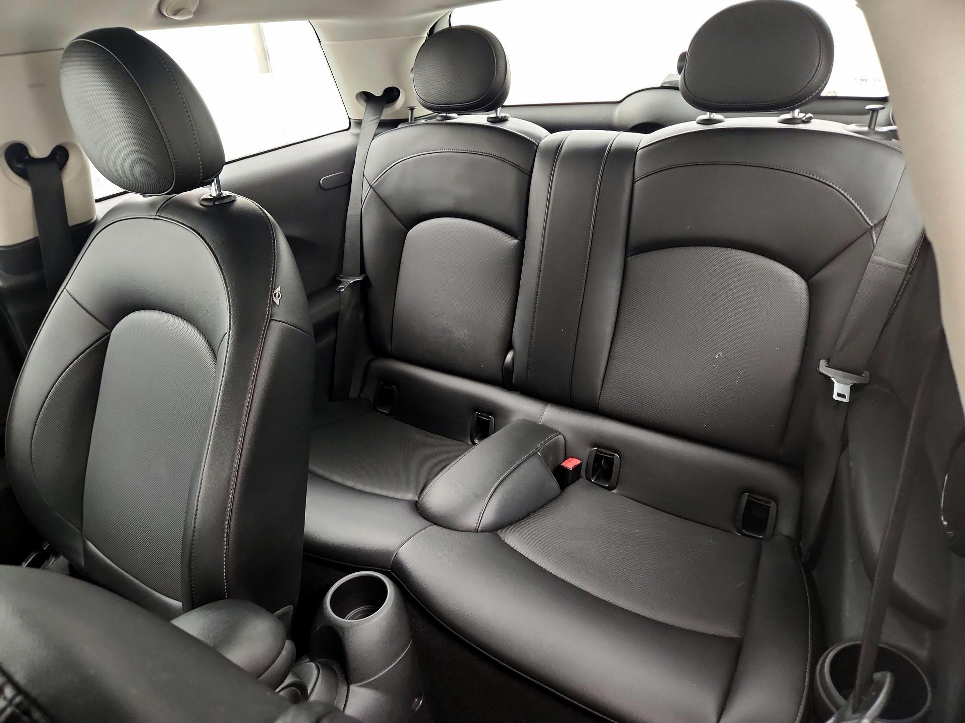 Thumbnail: 2015 MINI Cooper Hardtop - 19