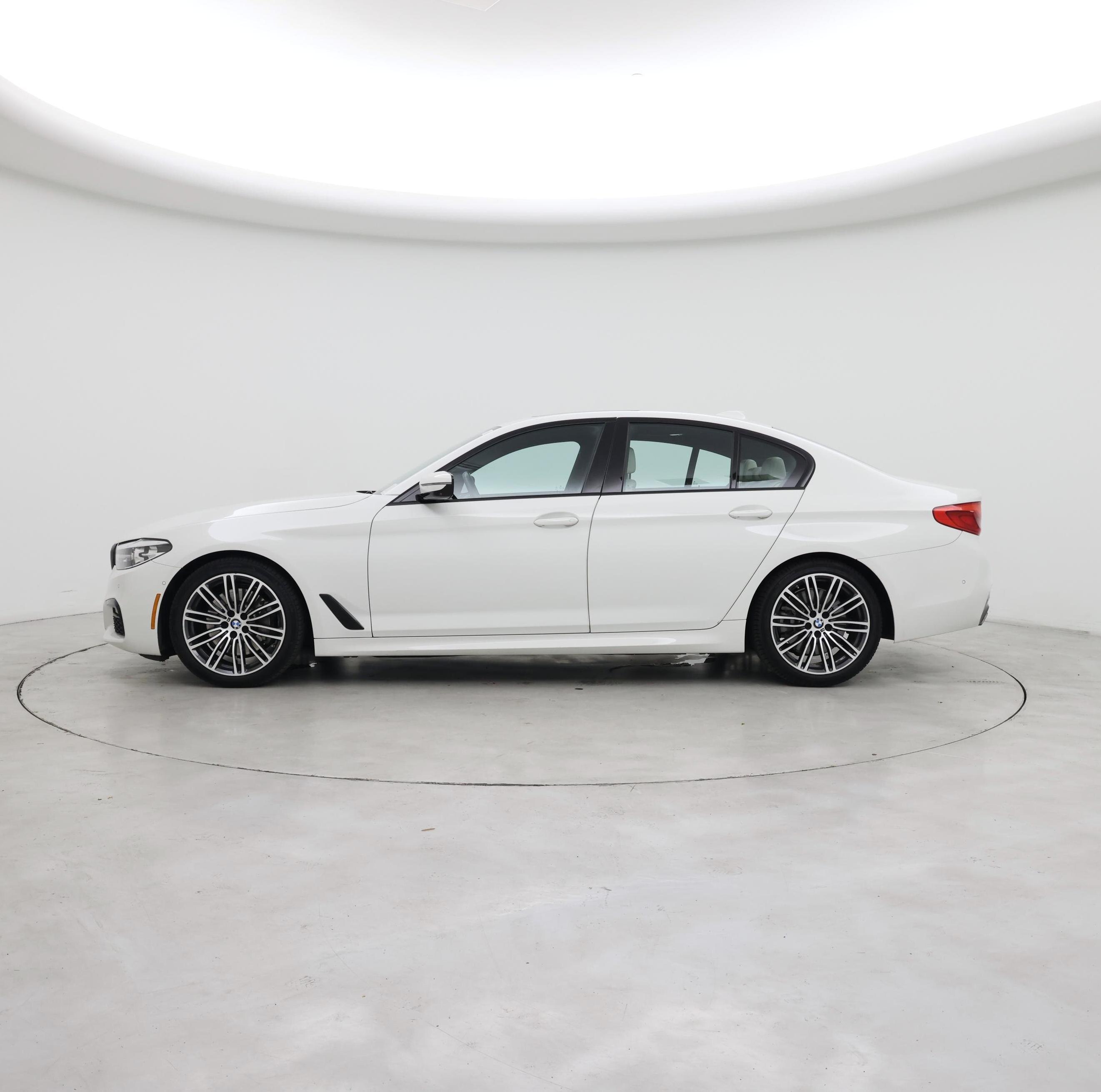 Thumbnail: 2019 BMW 5 Series - 3