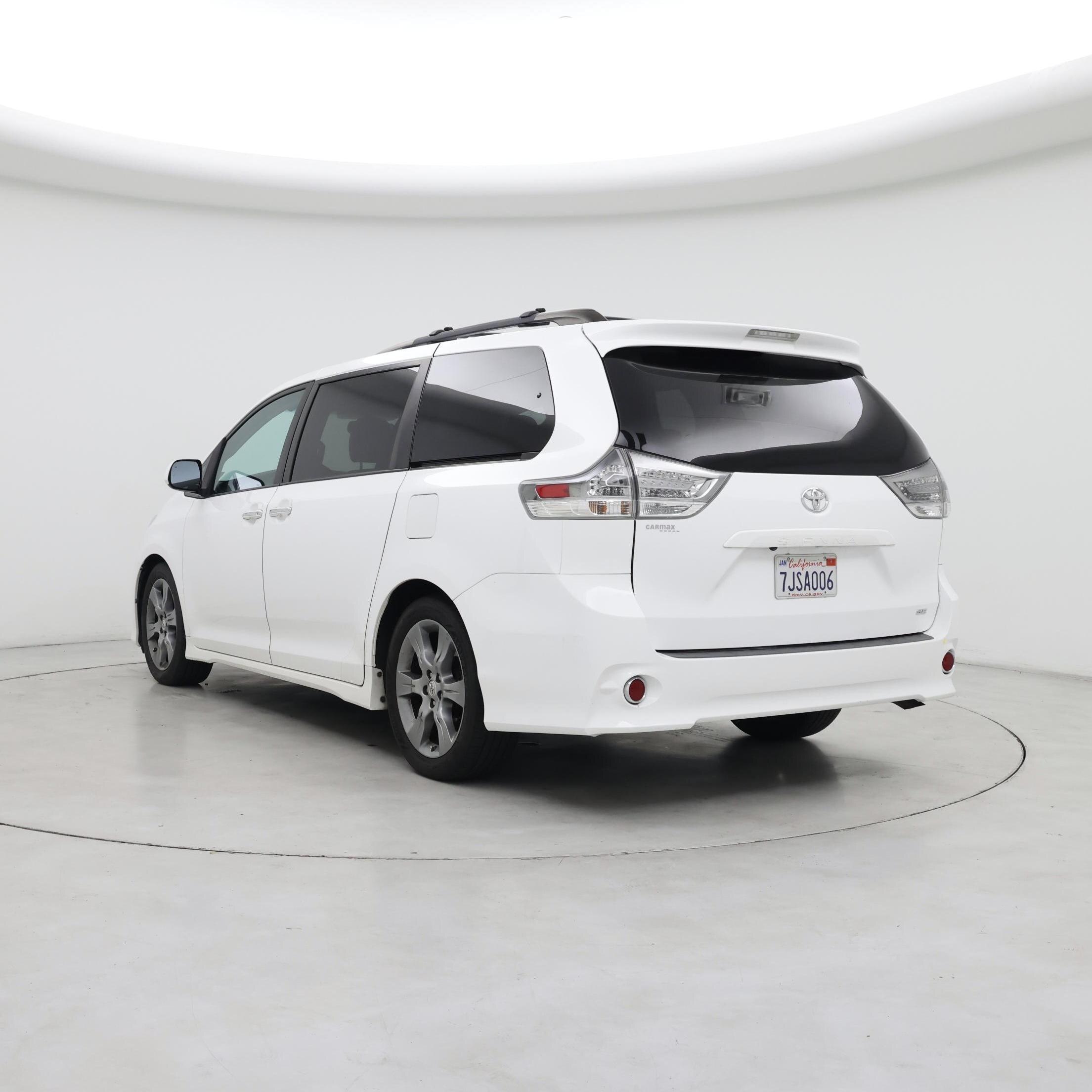 Thumbnail: 2015 Toyota Sienna - 2