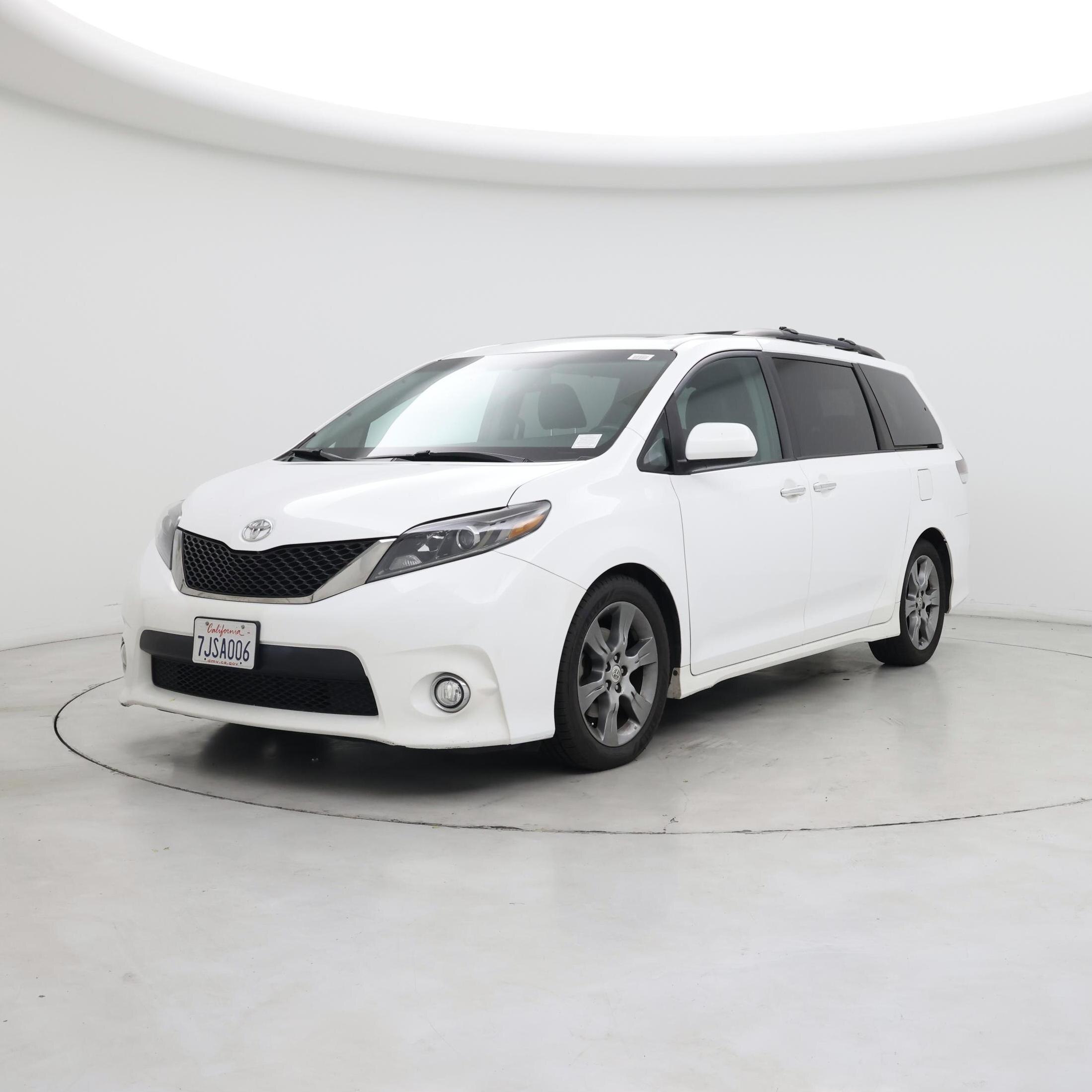 Thumbnail: 2015 Toyota Sienna - 4