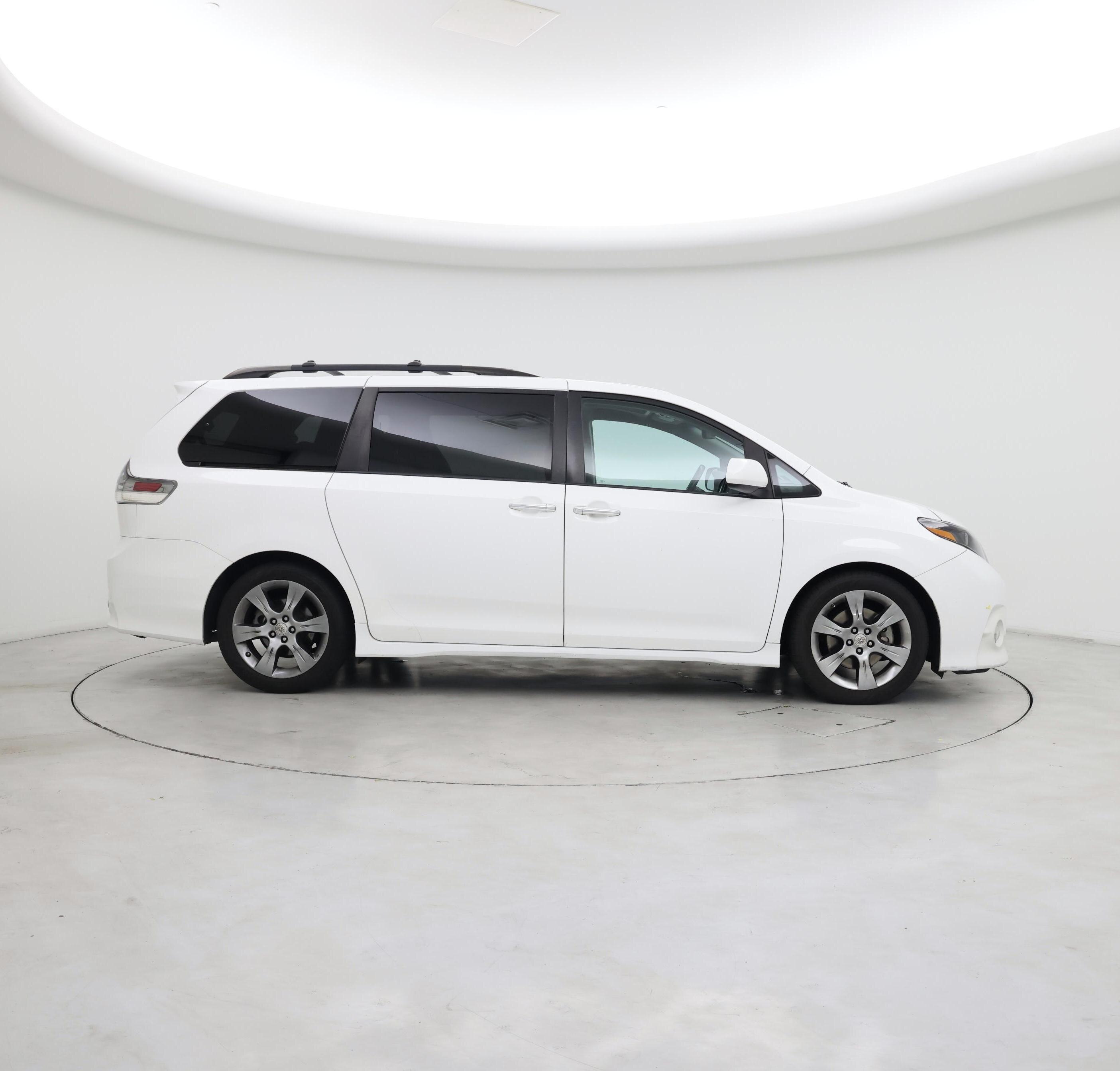 Thumbnail: 2015 Toyota Sienna - 7
