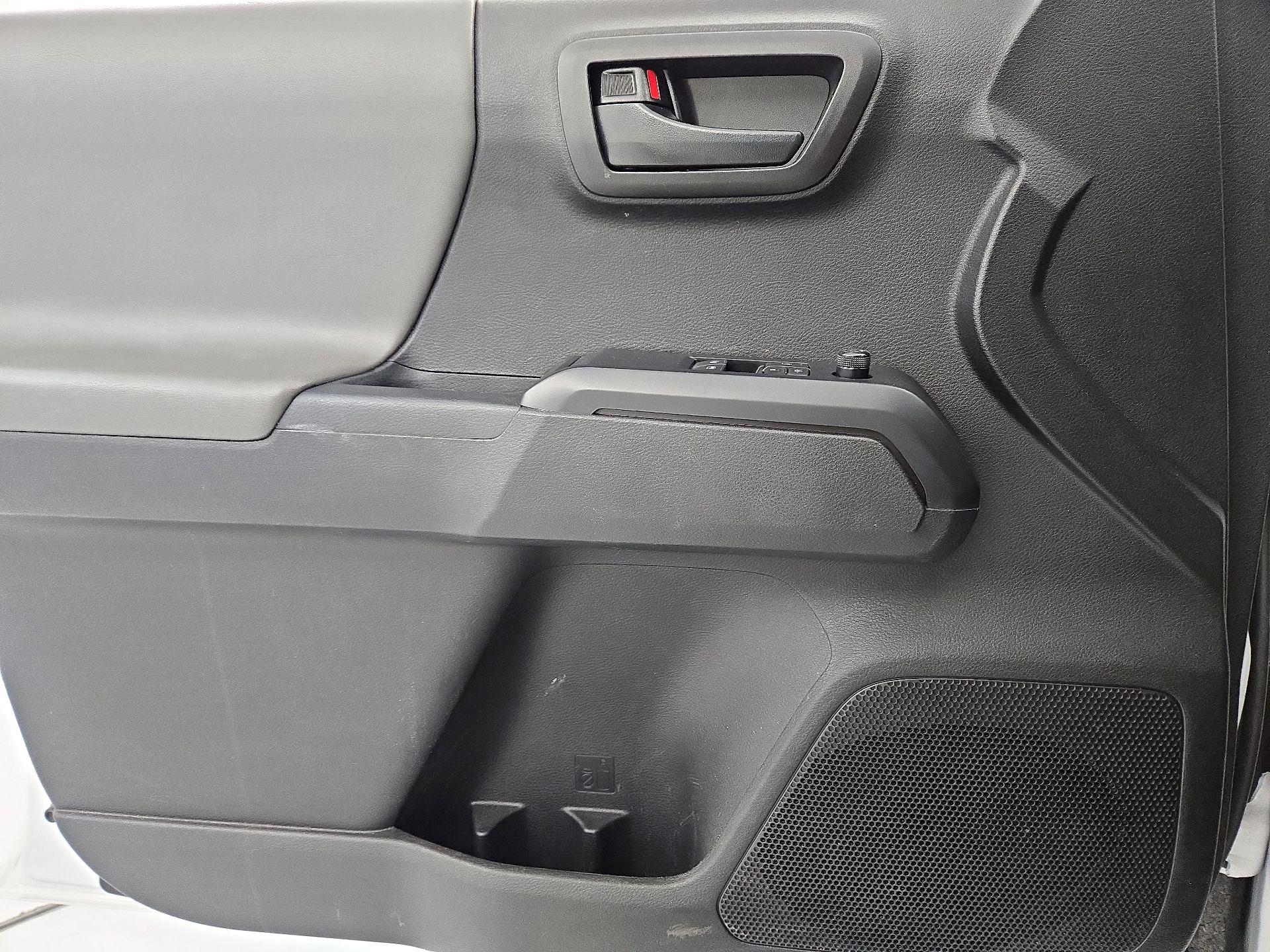 Thumbnail: 2022 Toyota Tacoma - 12