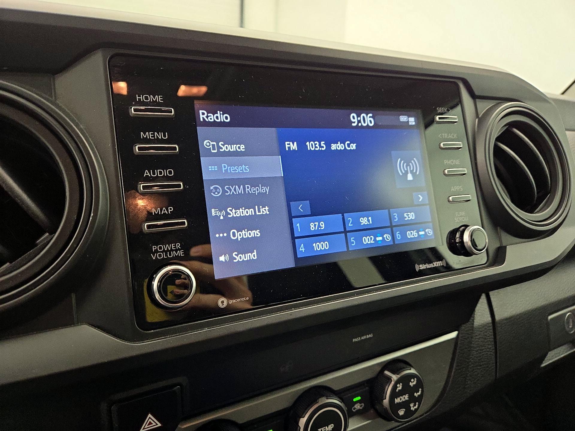 Thumbnail: 2022 Toyota Tacoma - 15