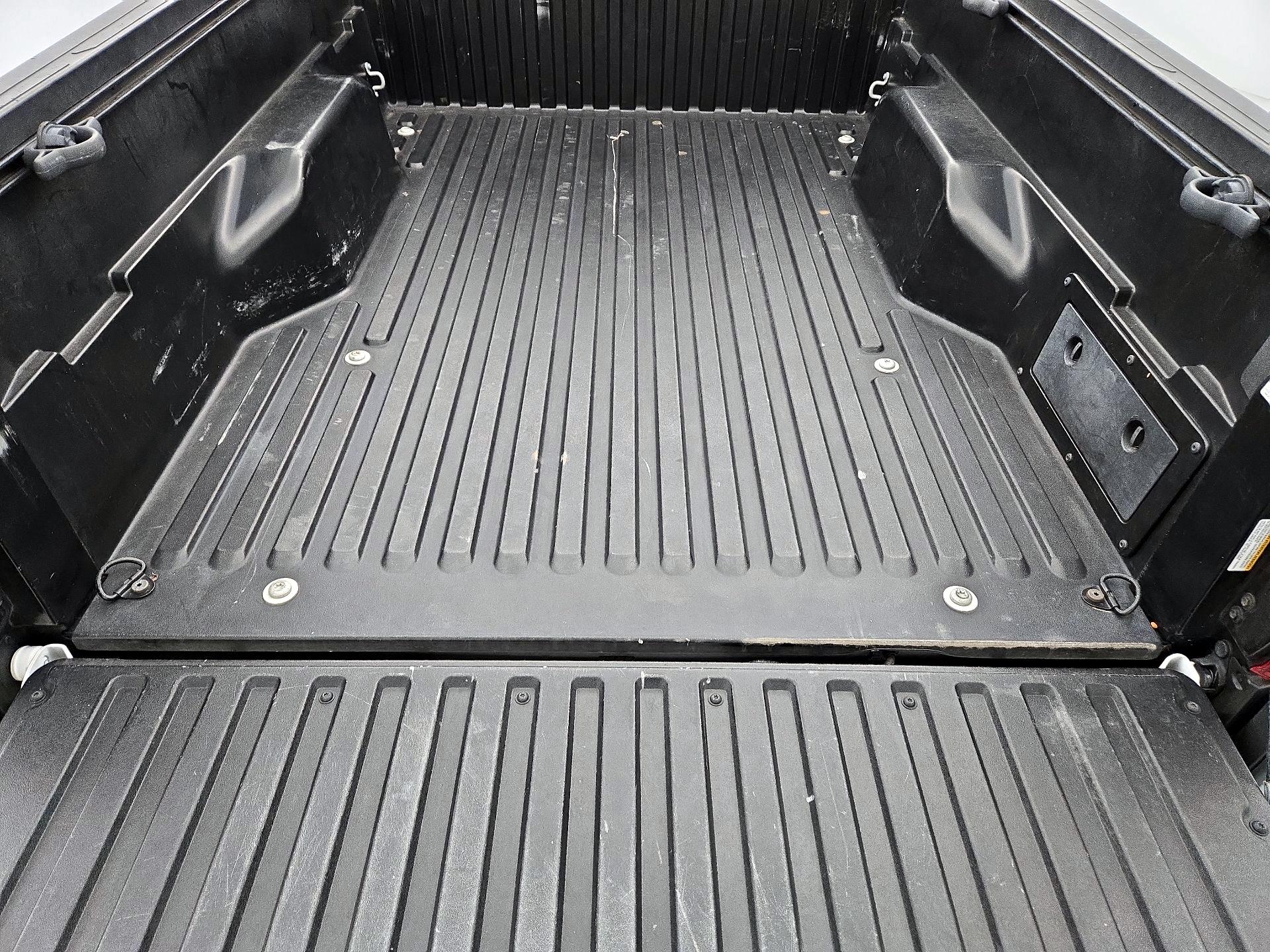 Thumbnail: 2022 Toyota Tacoma - 20