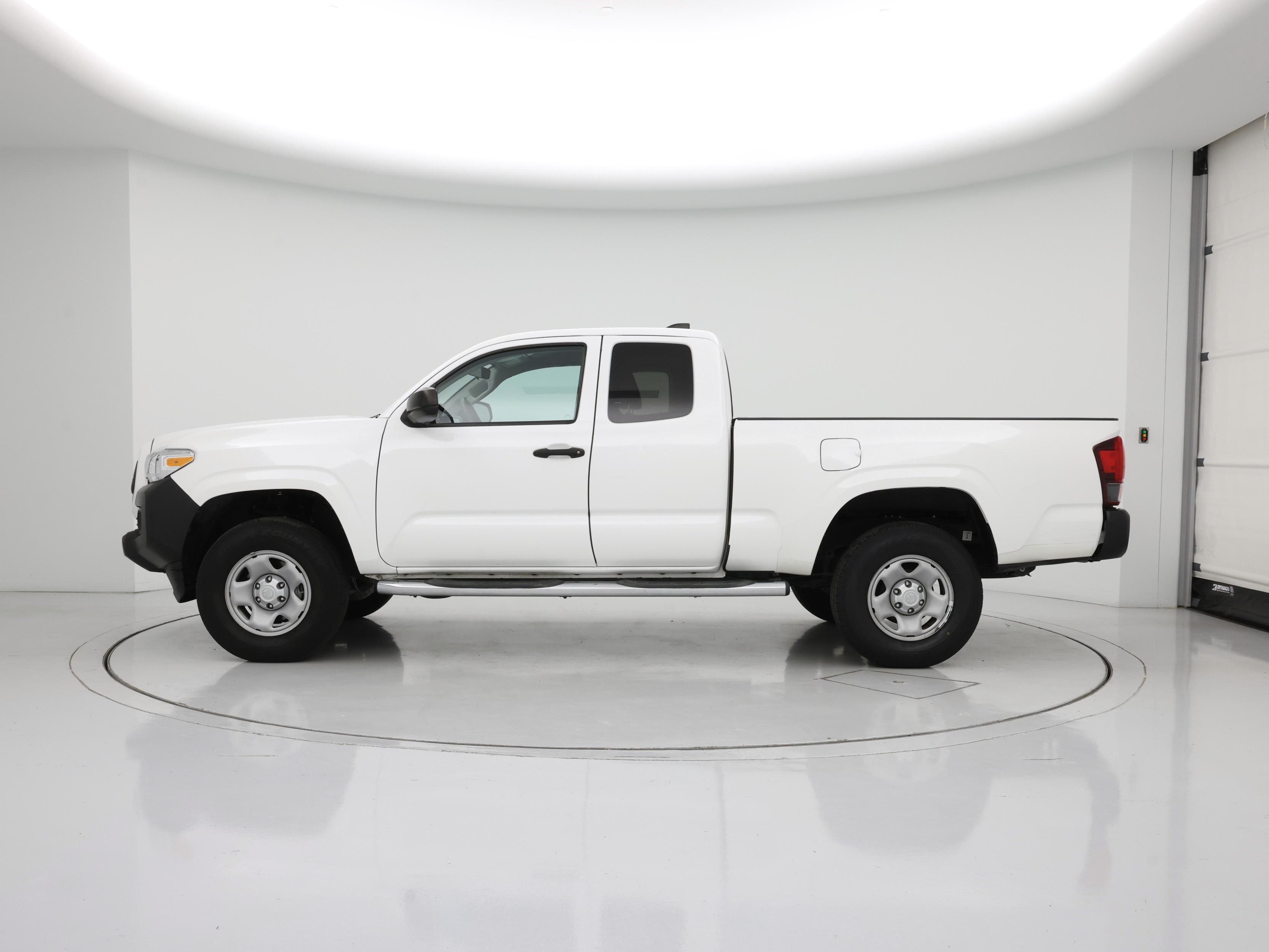 Thumbnail: 2022 Toyota Tacoma - 3