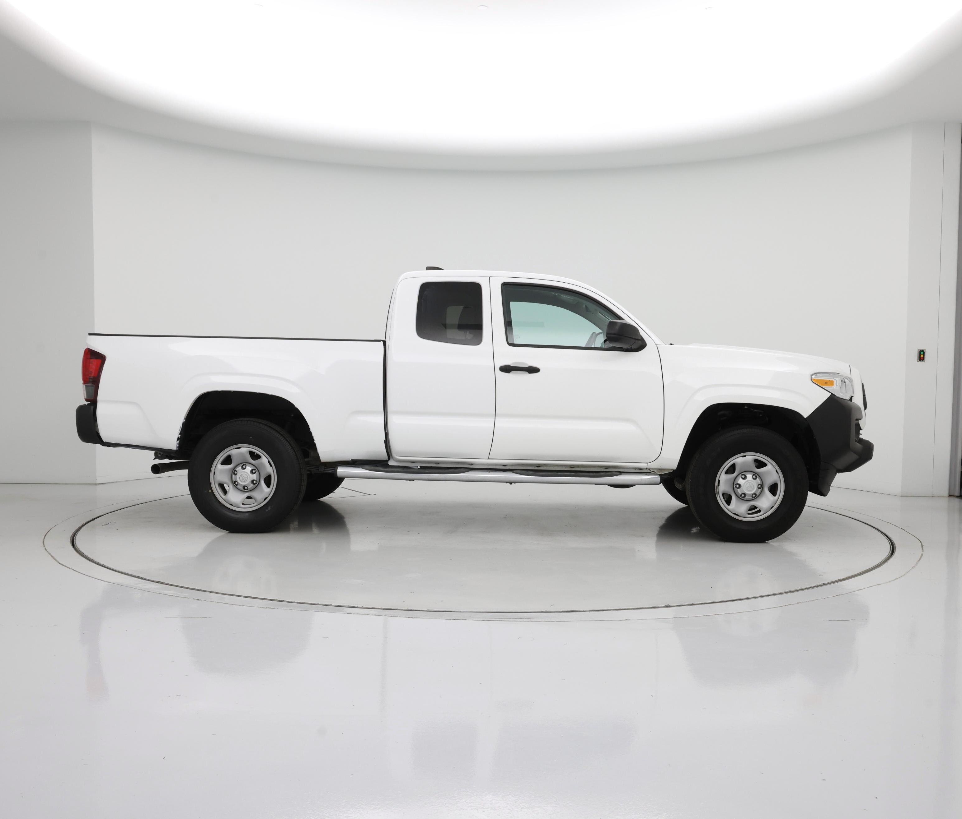 Thumbnail: 2022 Toyota Tacoma - 7