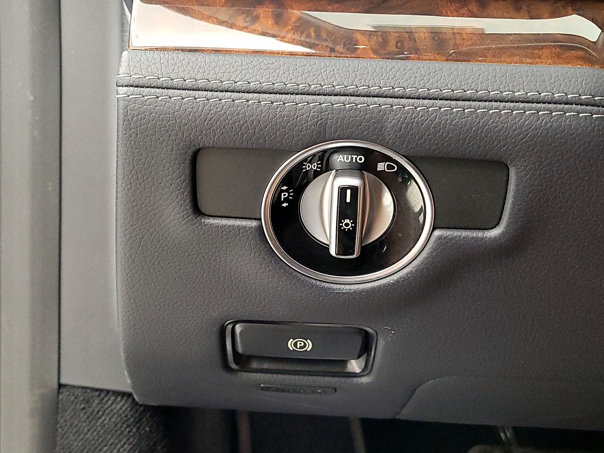 Thumbnail: 2019 Mercedes-Benz SL-Class - 13