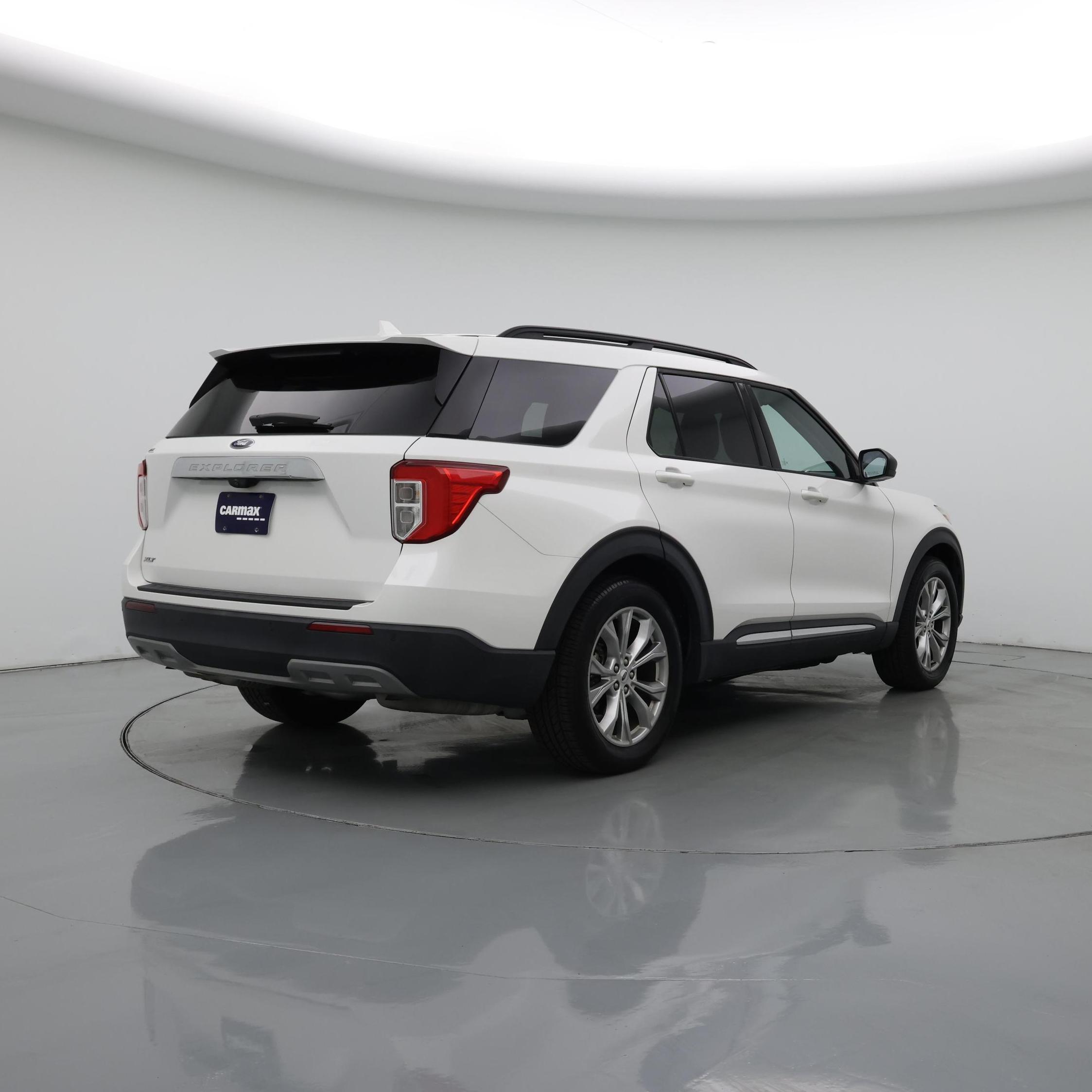 Thumbnail: 2021 Ford Explorer - 8