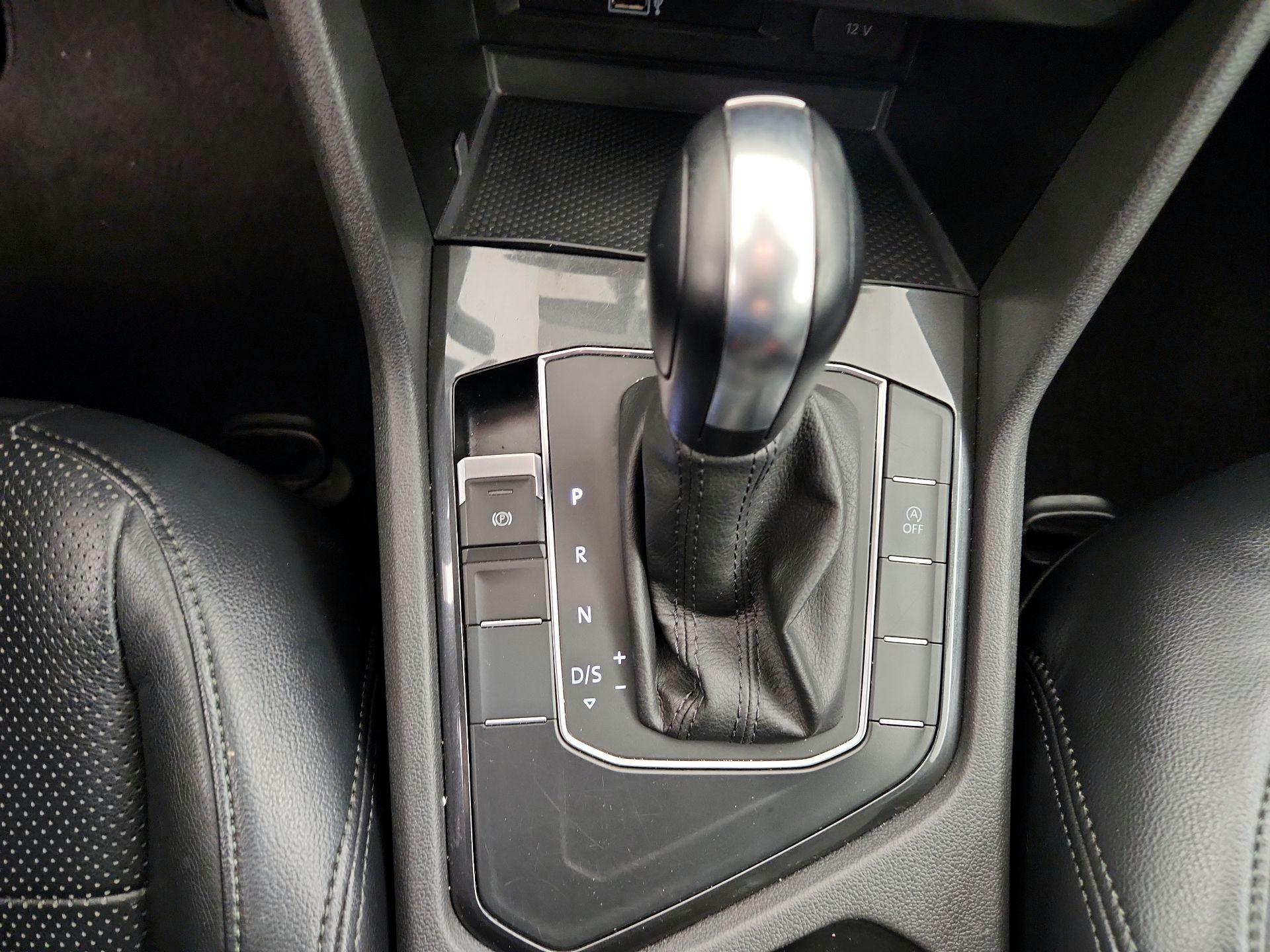 Thumbnail: 2019 Volkswagen Tiguan - 17