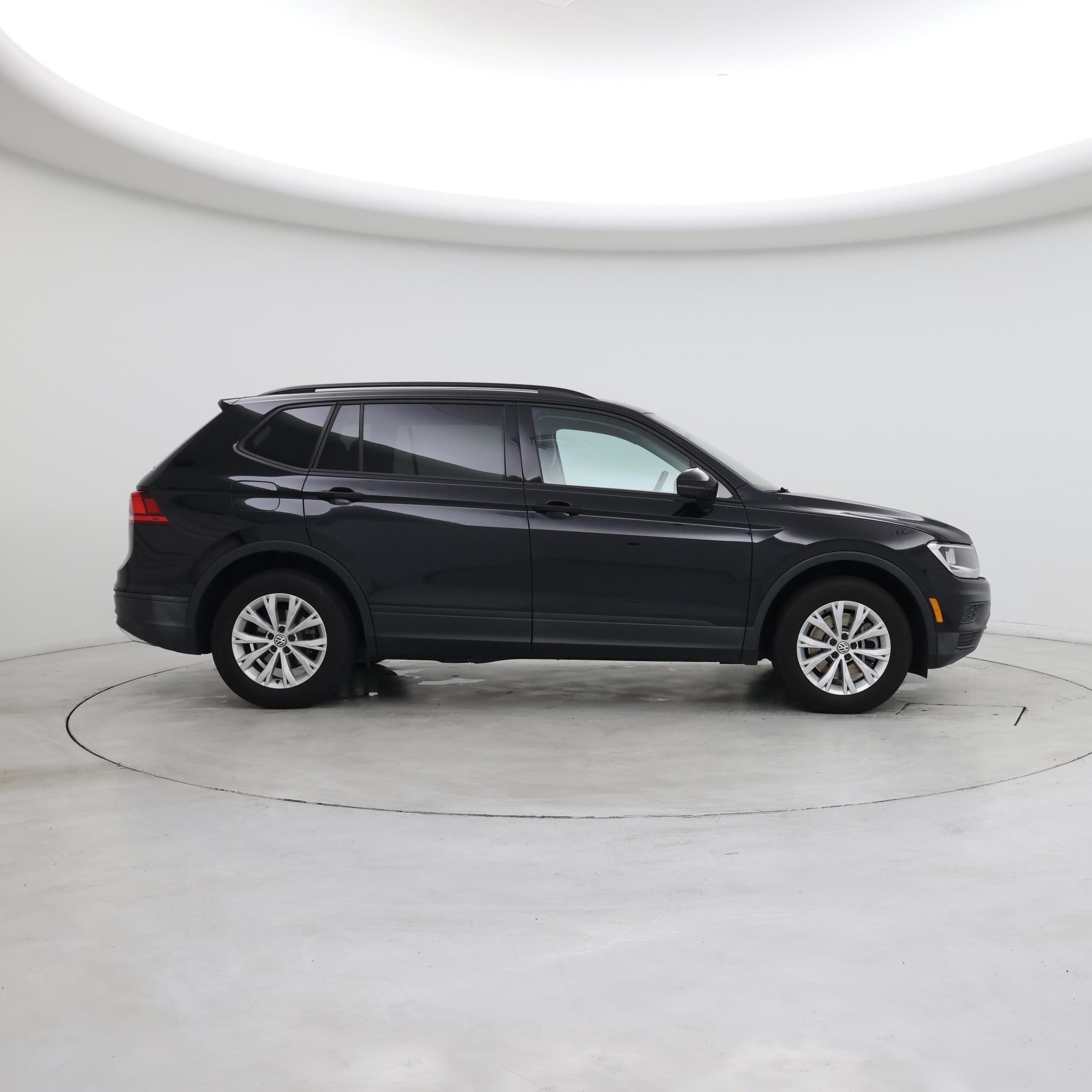 Thumbnail: 2019 Volkswagen Tiguan - 7