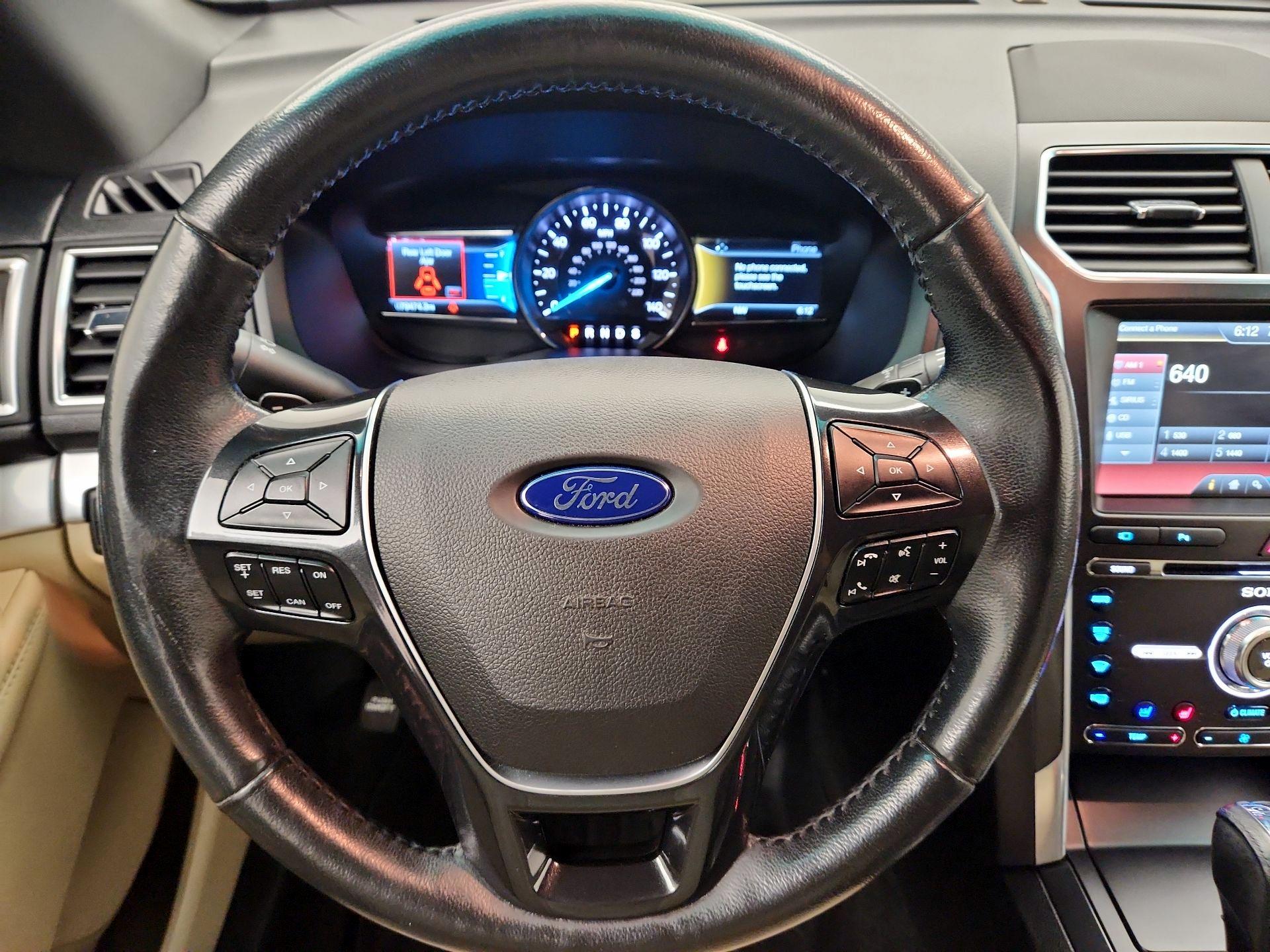 Thumbnail: 2016 Ford Explorer - 10