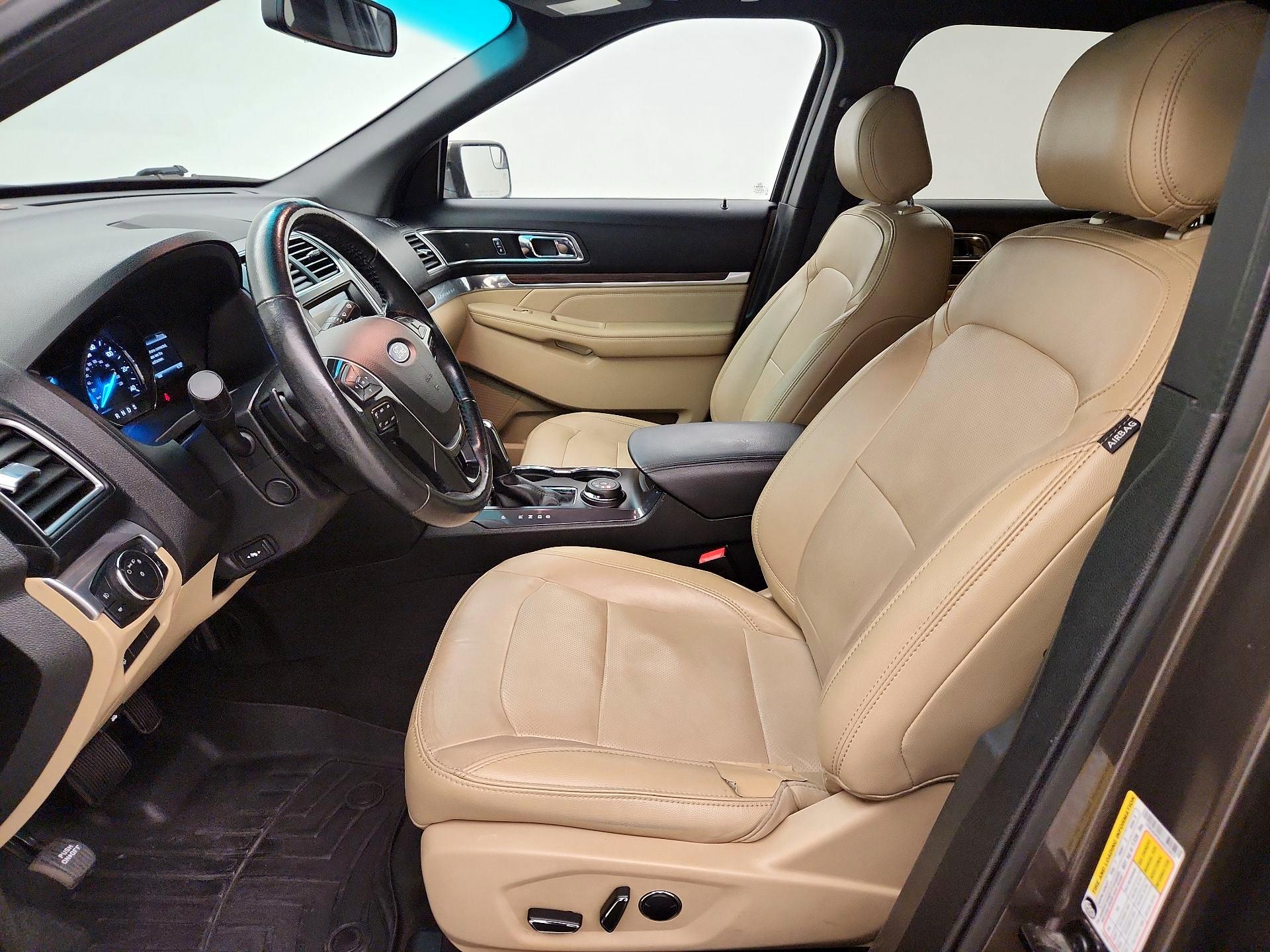 Thumbnail: 2016 Ford Explorer - 11