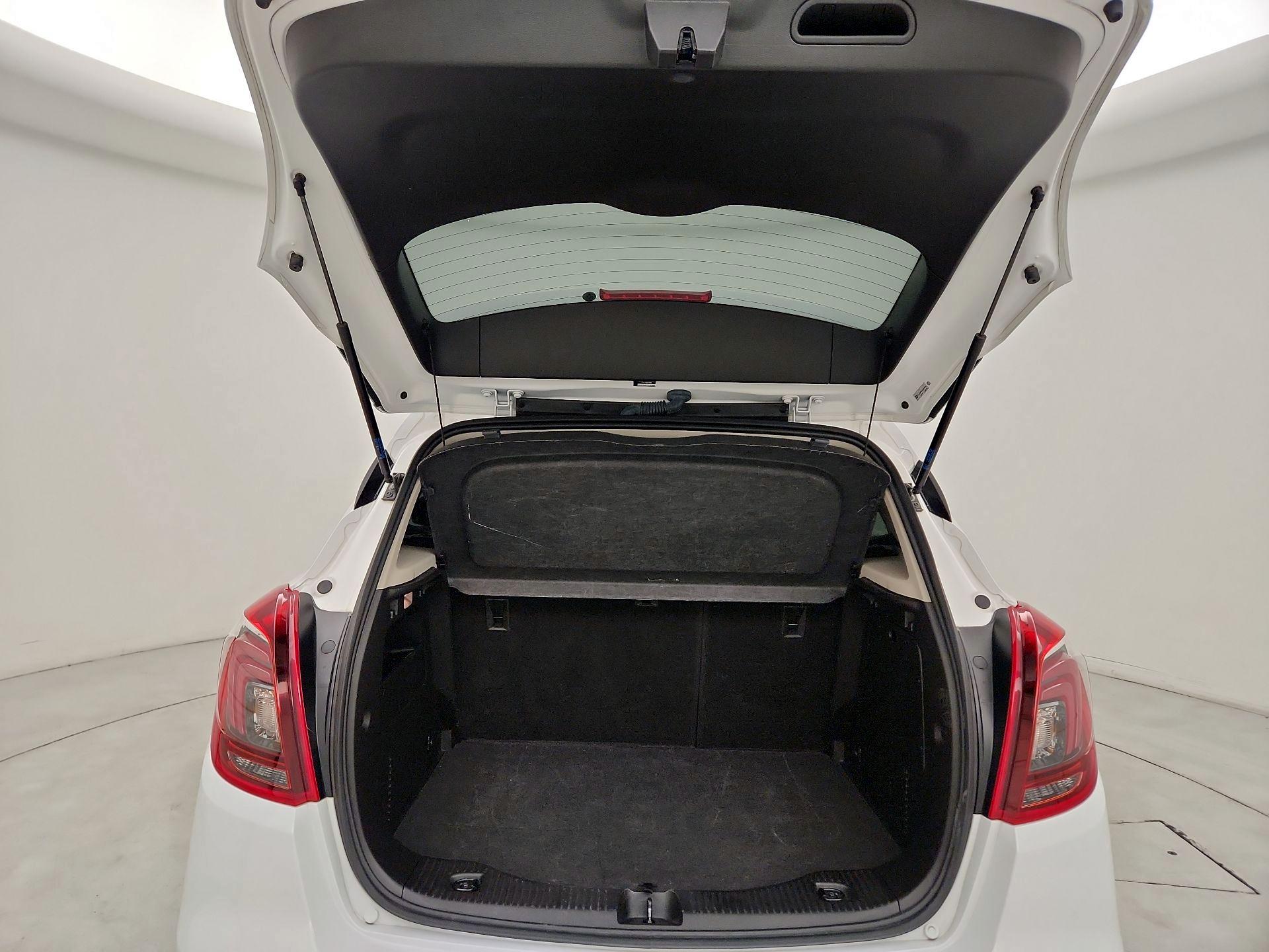 Thumbnail: 2018 Buick Encore - 20