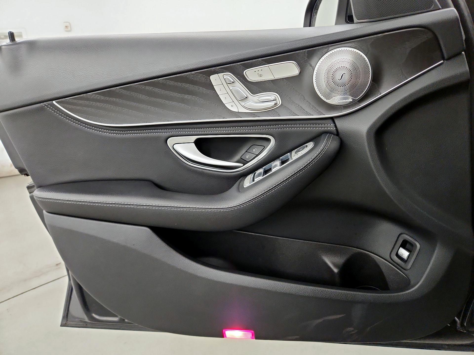 Thumbnail: 2015 Mercedes-Benz C-Class - 12