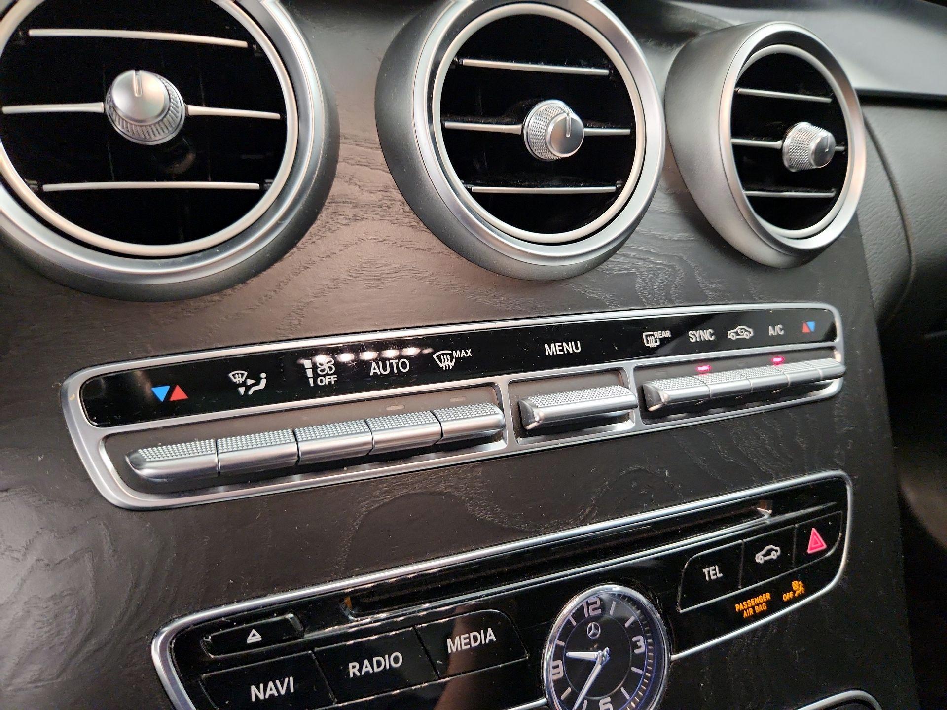 Thumbnail: 2015 Mercedes-Benz C-Class - 17