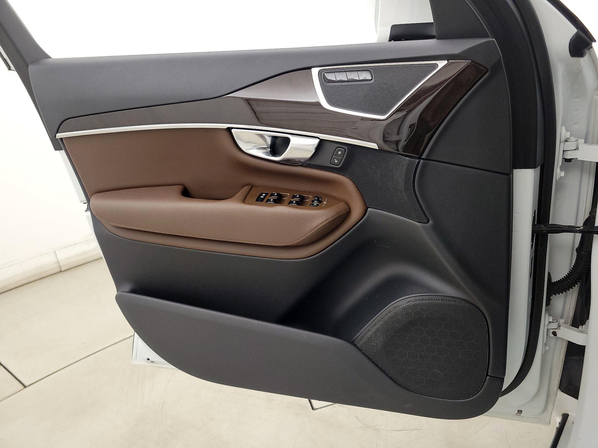 Thumbnail: 2019 Volvo XC90 - 12