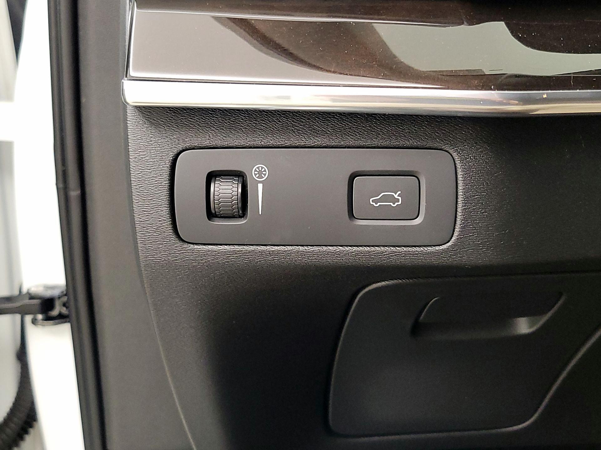 Thumbnail: 2019 Volvo XC90 - 13
